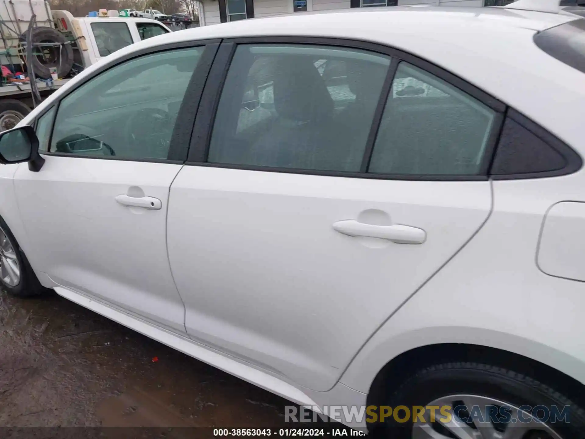 15 Photograph of a damaged car 5YFVPMAE4NP306439 TOYOTA COROLLA 2022