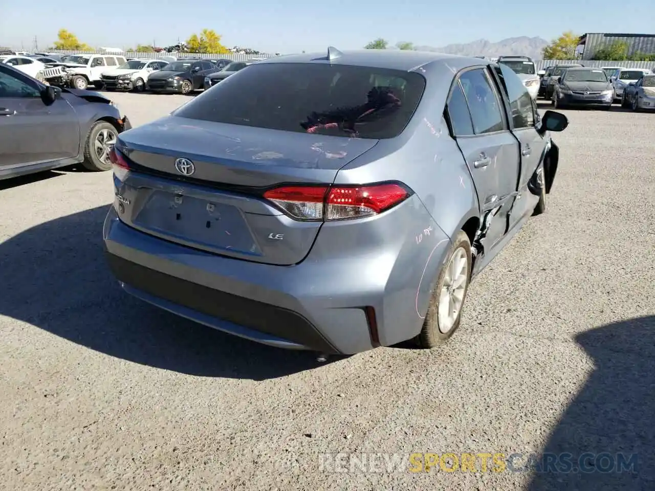 4 Photograph of a damaged car 5YFVPMAE5NP284239 TOYOTA COROLLA 2022