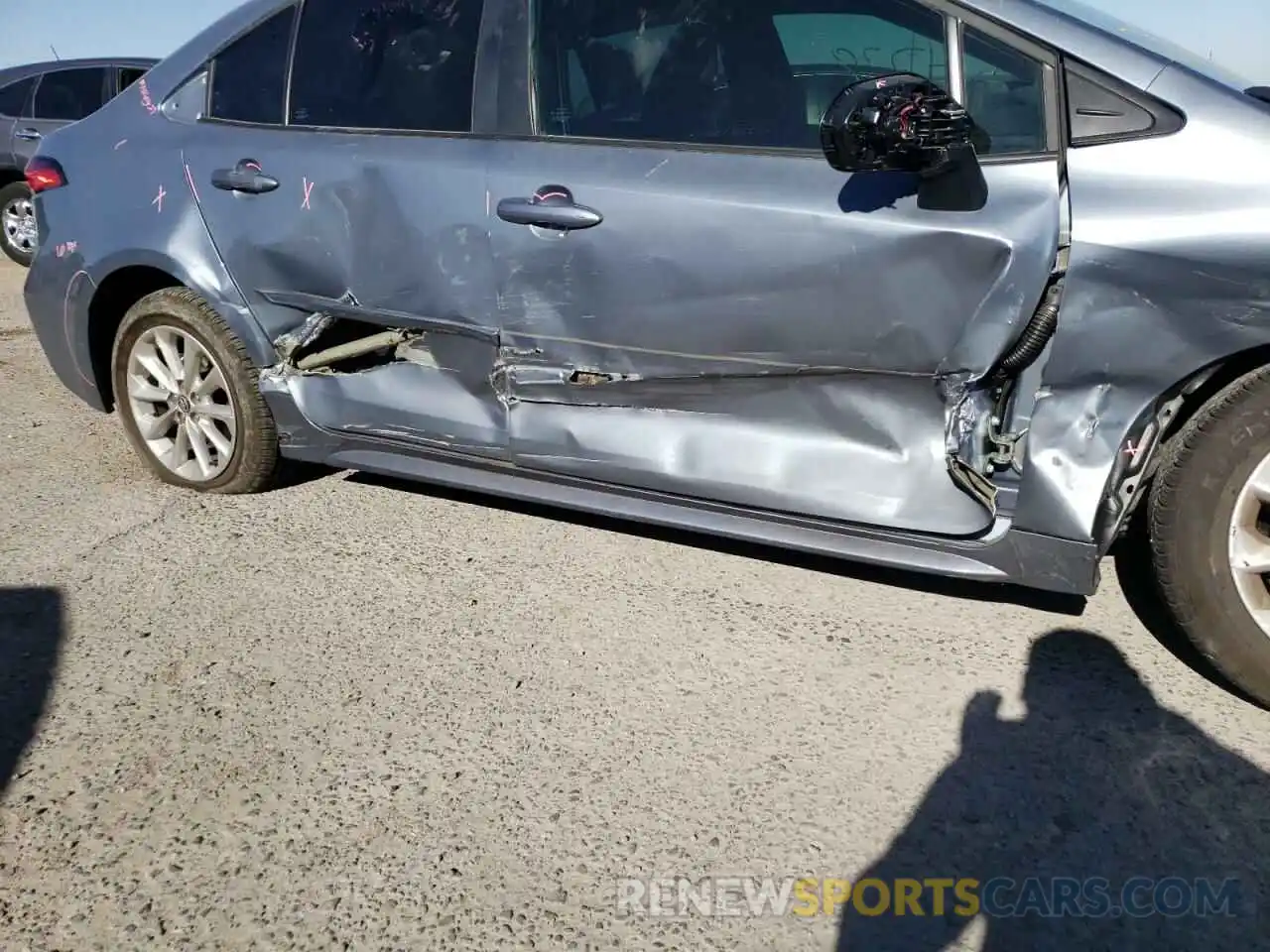 9 Photograph of a damaged car 5YFVPMAE5NP284239 TOYOTA COROLLA 2022