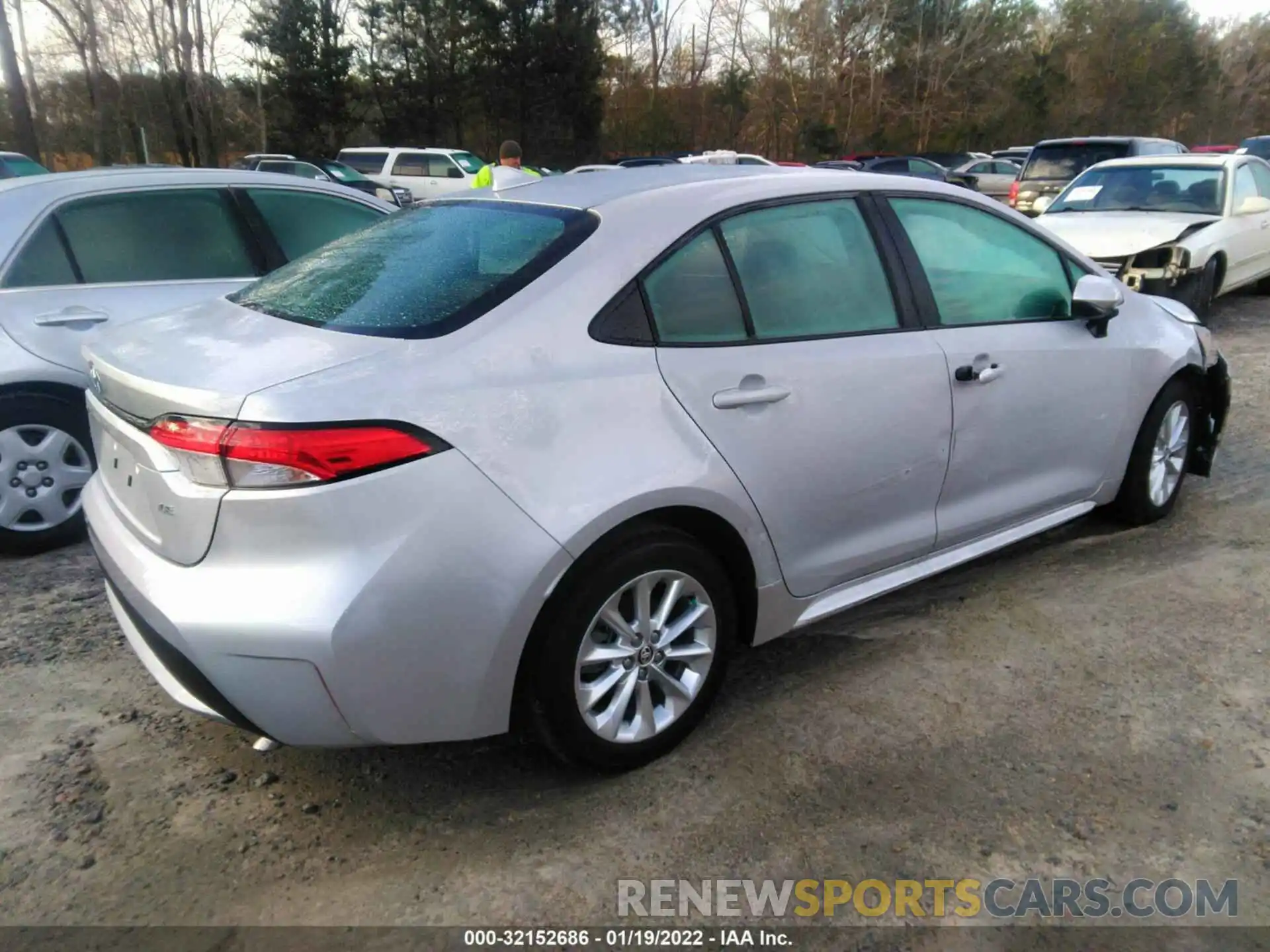 4 Photograph of a damaged car 5YFVPMAEXNP283796 TOYOTA COROLLA 2022