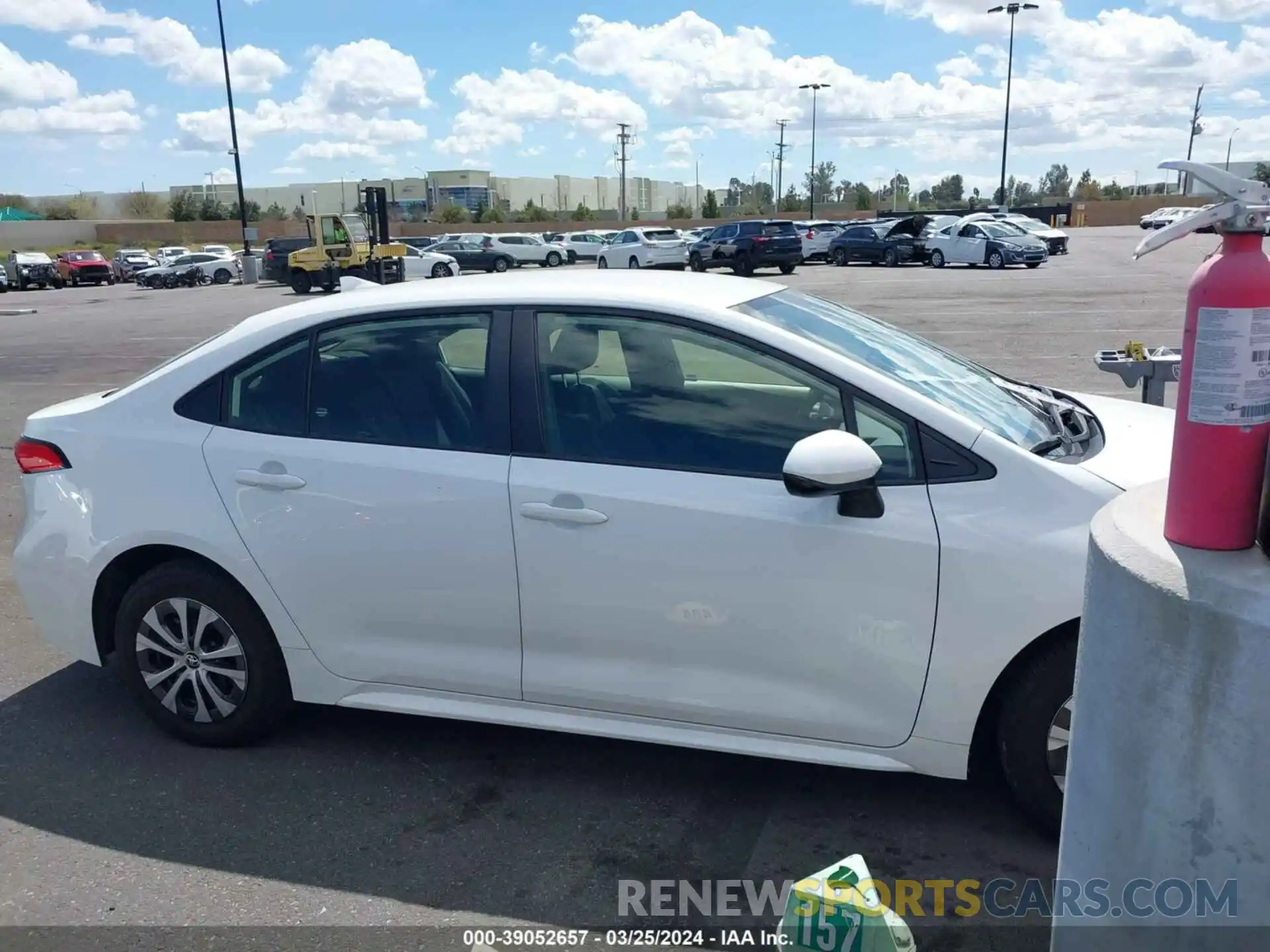 13 Photograph of a damaged car JTDEAMDE0N3007827 TOYOTA COROLLA 2022