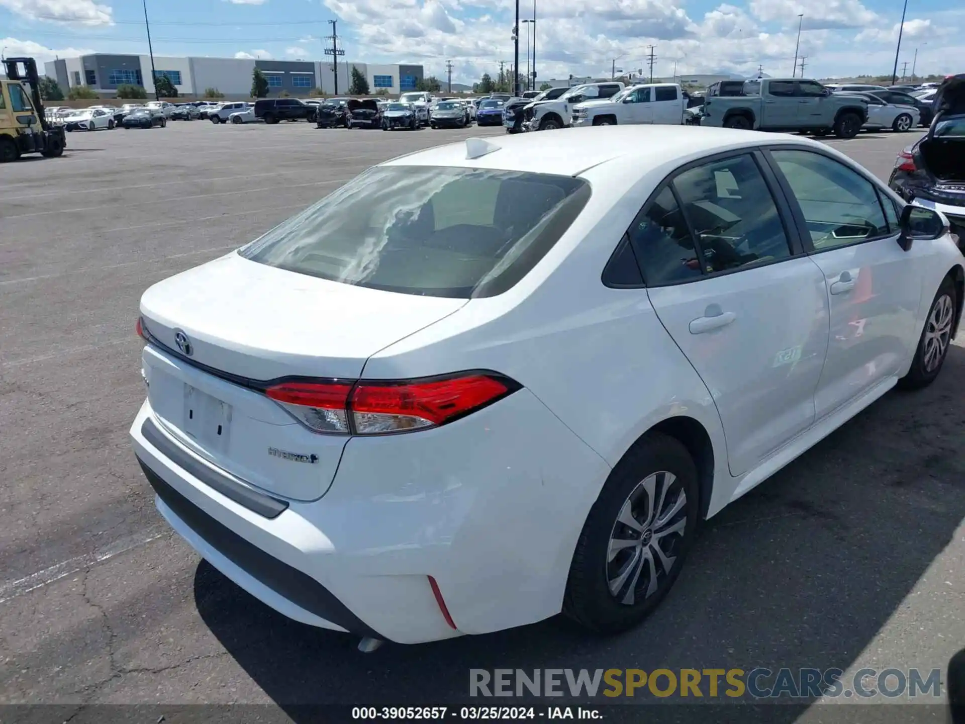 4 Photograph of a damaged car JTDEAMDE0N3007827 TOYOTA COROLLA 2022