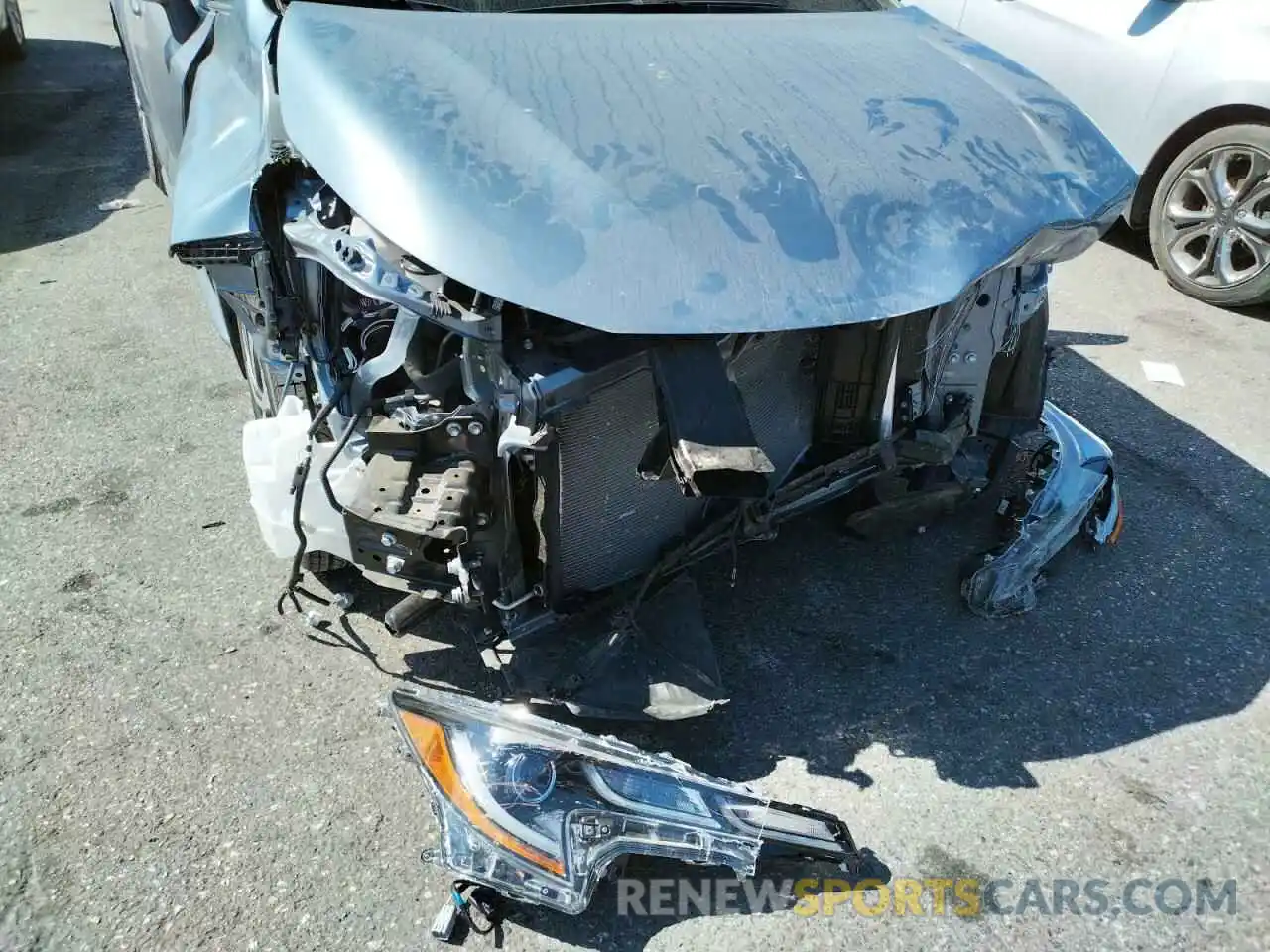 9 Photograph of a damaged car JTDEAMDE0NJ047790 TOYOTA COROLLA 2022