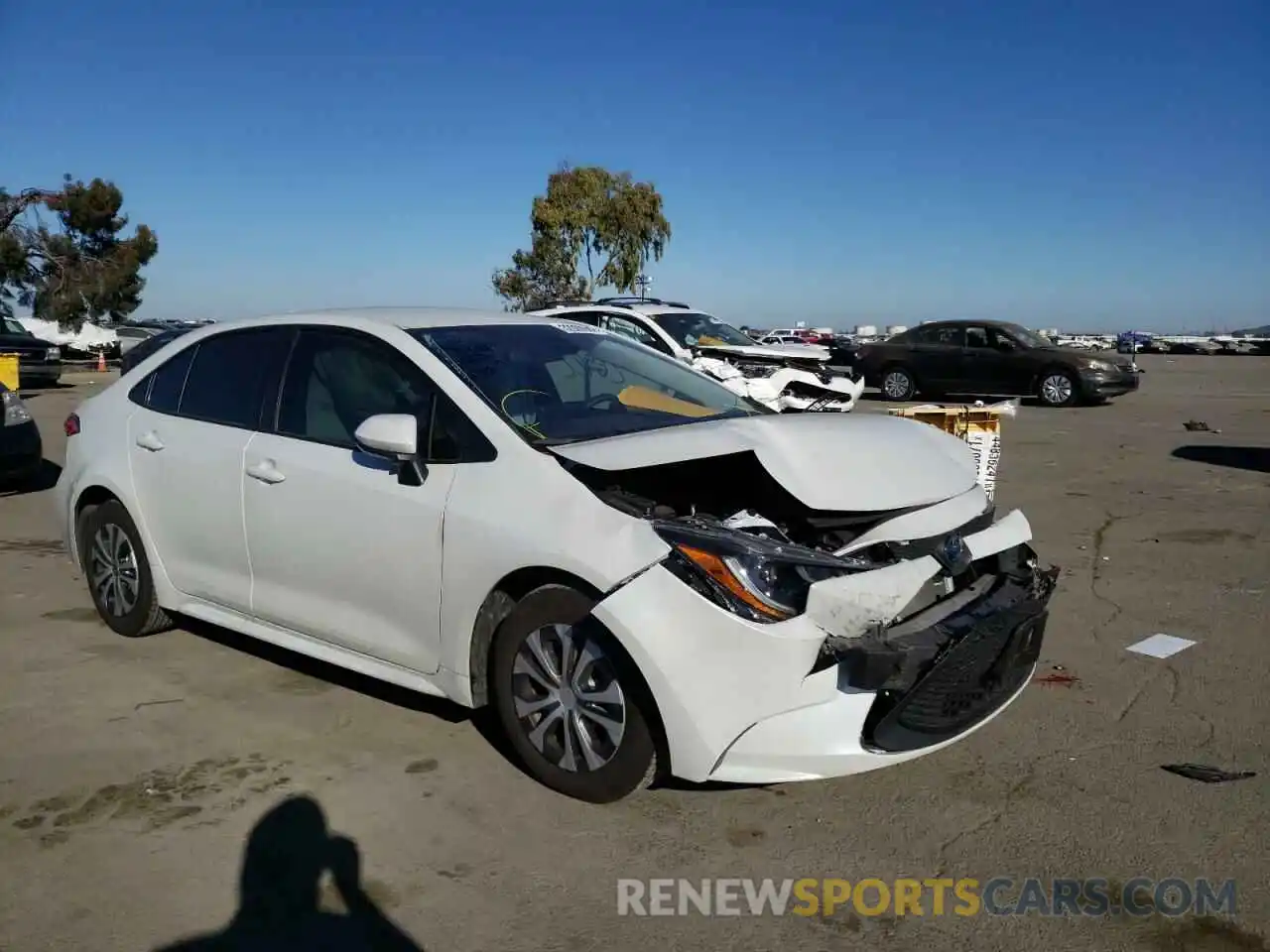 1 Photograph of a damaged car JTDEAMDE1NJ038970 TOYOTA COROLLA 2022