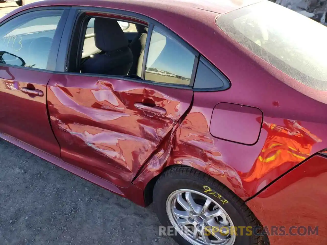 9 Photograph of a damaged car JTDEAMDE1NJ040184 TOYOTA COROLLA 2022