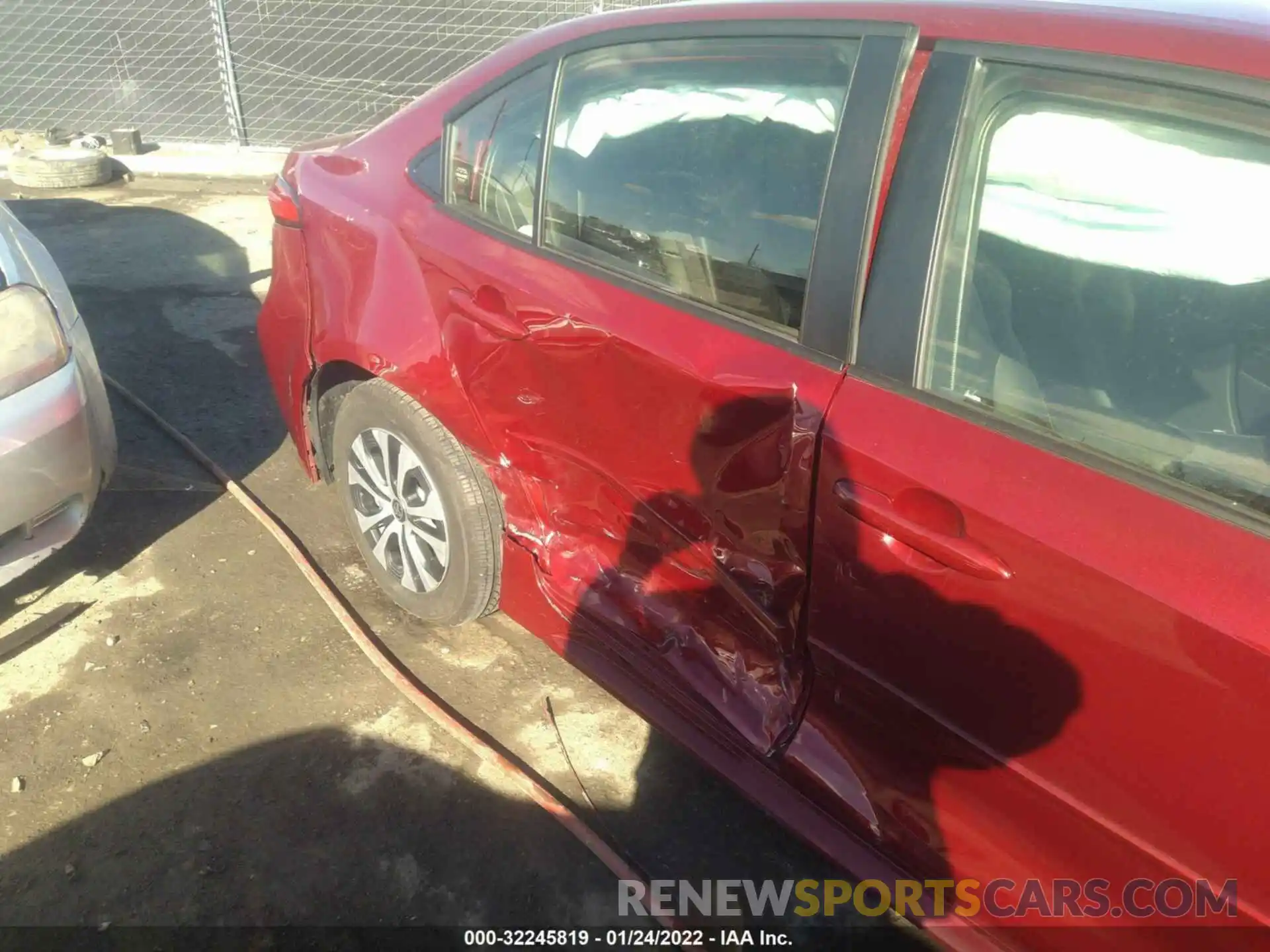 6 Photograph of a damaged car JTDEAMDE1NJ042470 TOYOTA COROLLA 2022