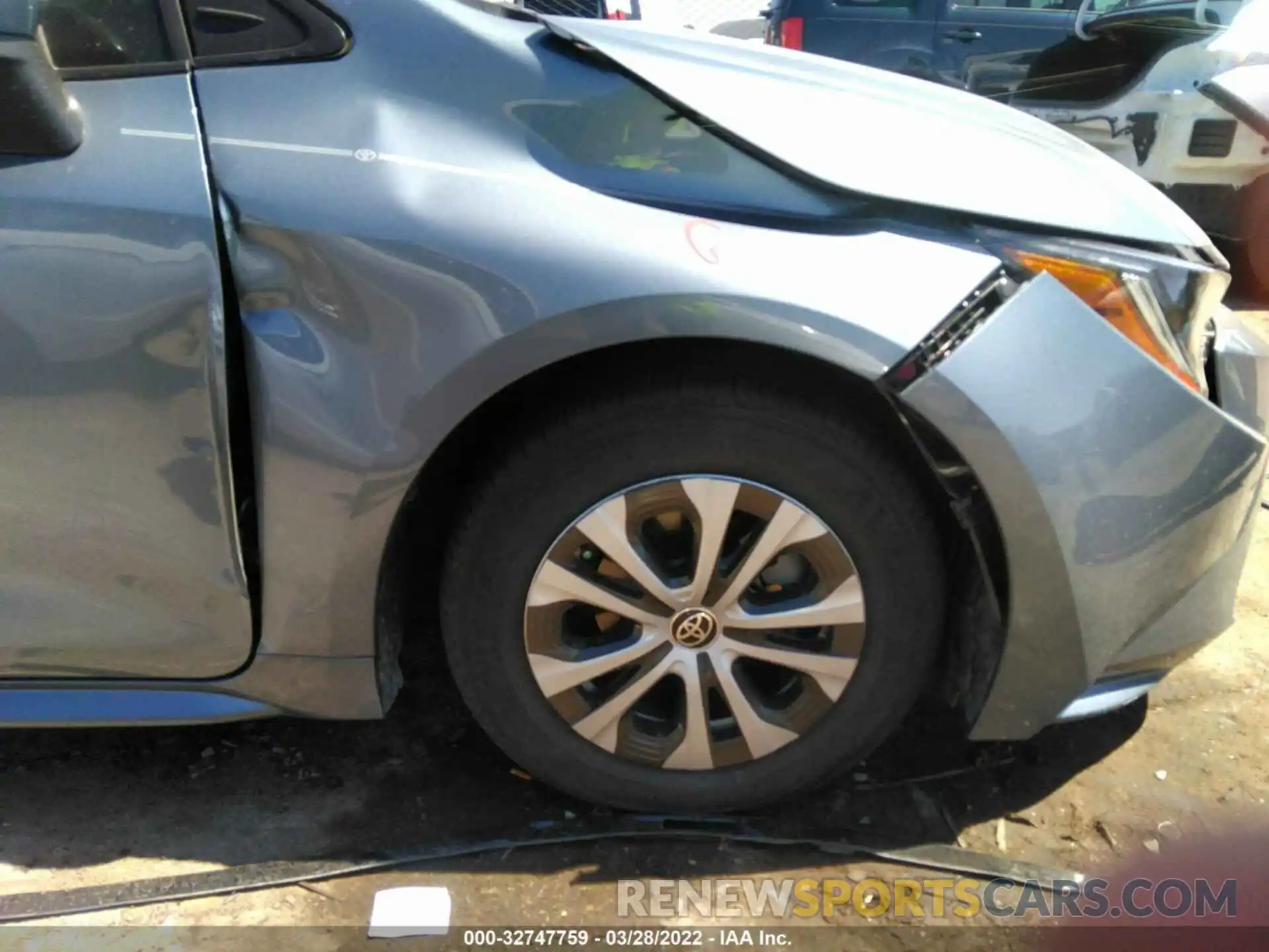 14 Photograph of a damaged car JTDEAMDE1NJ042999 TOYOTA COROLLA 2022