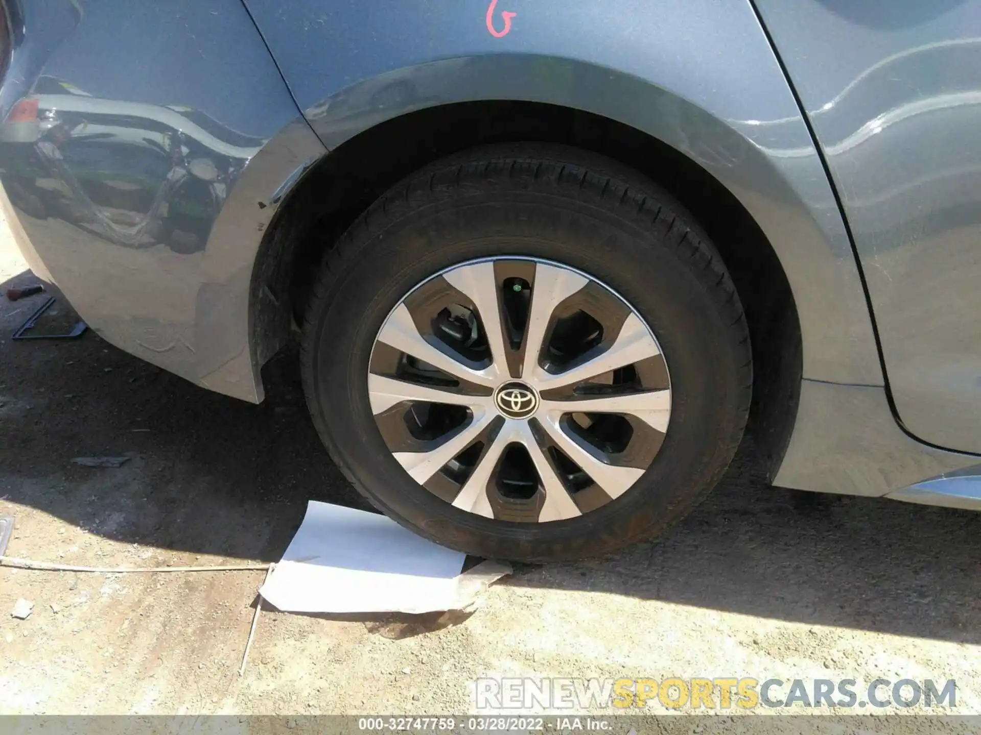 15 Photograph of a damaged car JTDEAMDE1NJ042999 TOYOTA COROLLA 2022