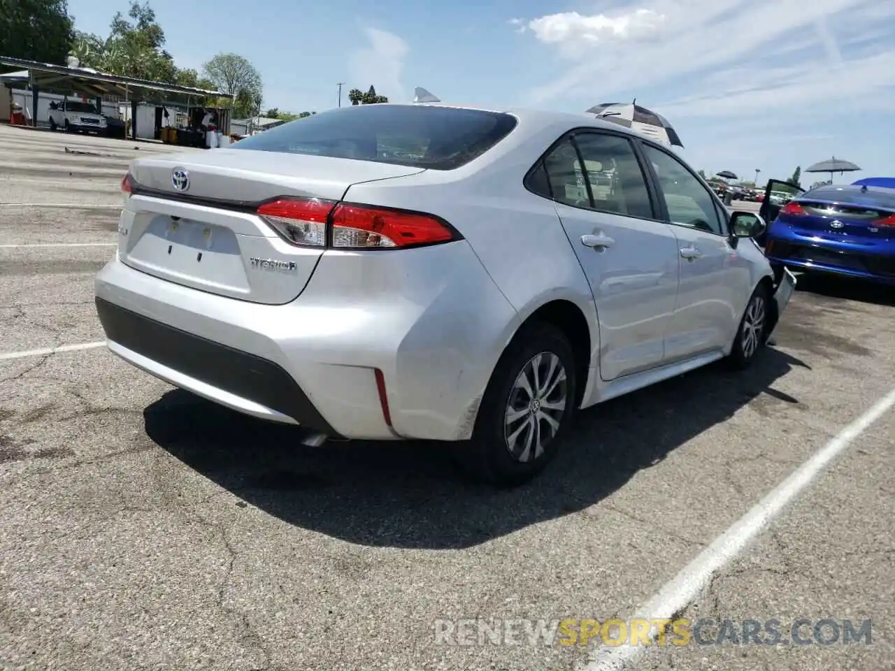 4 Photograph of a damaged car JTDEAMDE1NJ043165 TOYOTA COROLLA 2022