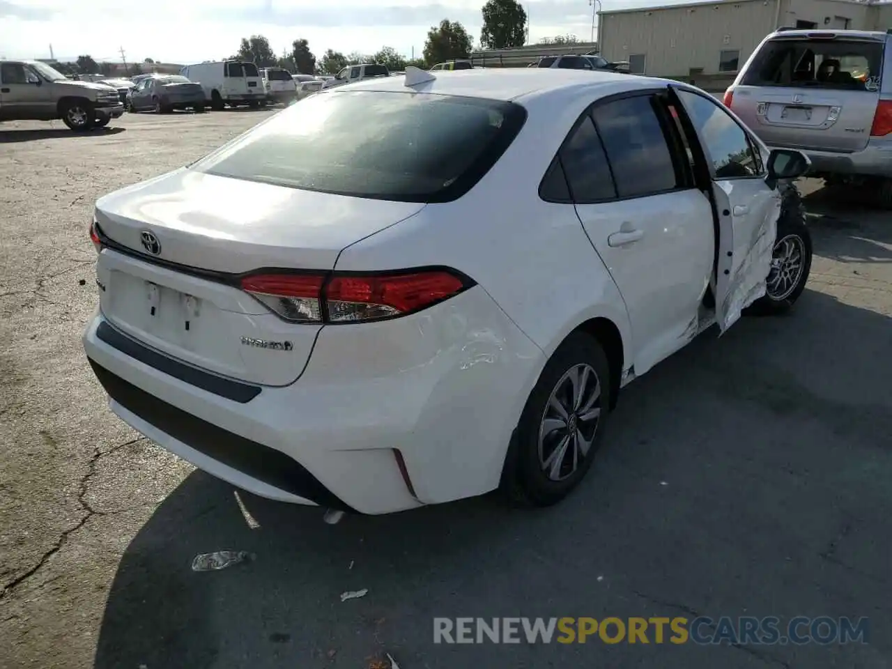 4 Photograph of a damaged car JTDEAMDE1NJ052027 TOYOTA COROLLA 2022