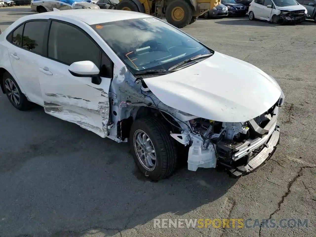 9 Photograph of a damaged car JTDEAMDE1NJ052027 TOYOTA COROLLA 2022