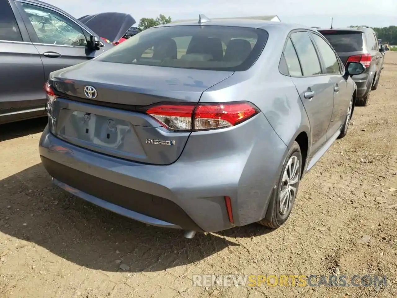 4 Photograph of a damaged car JTDEAMDE2N3005187 TOYOTA COROLLA 2022