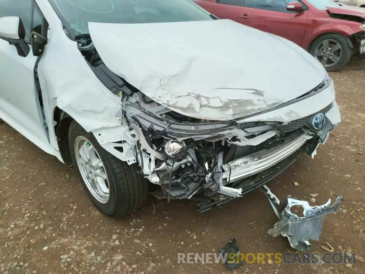 9 Photograph of a damaged car JTDEAMDE2N3008817 TOYOTA COROLLA 2022