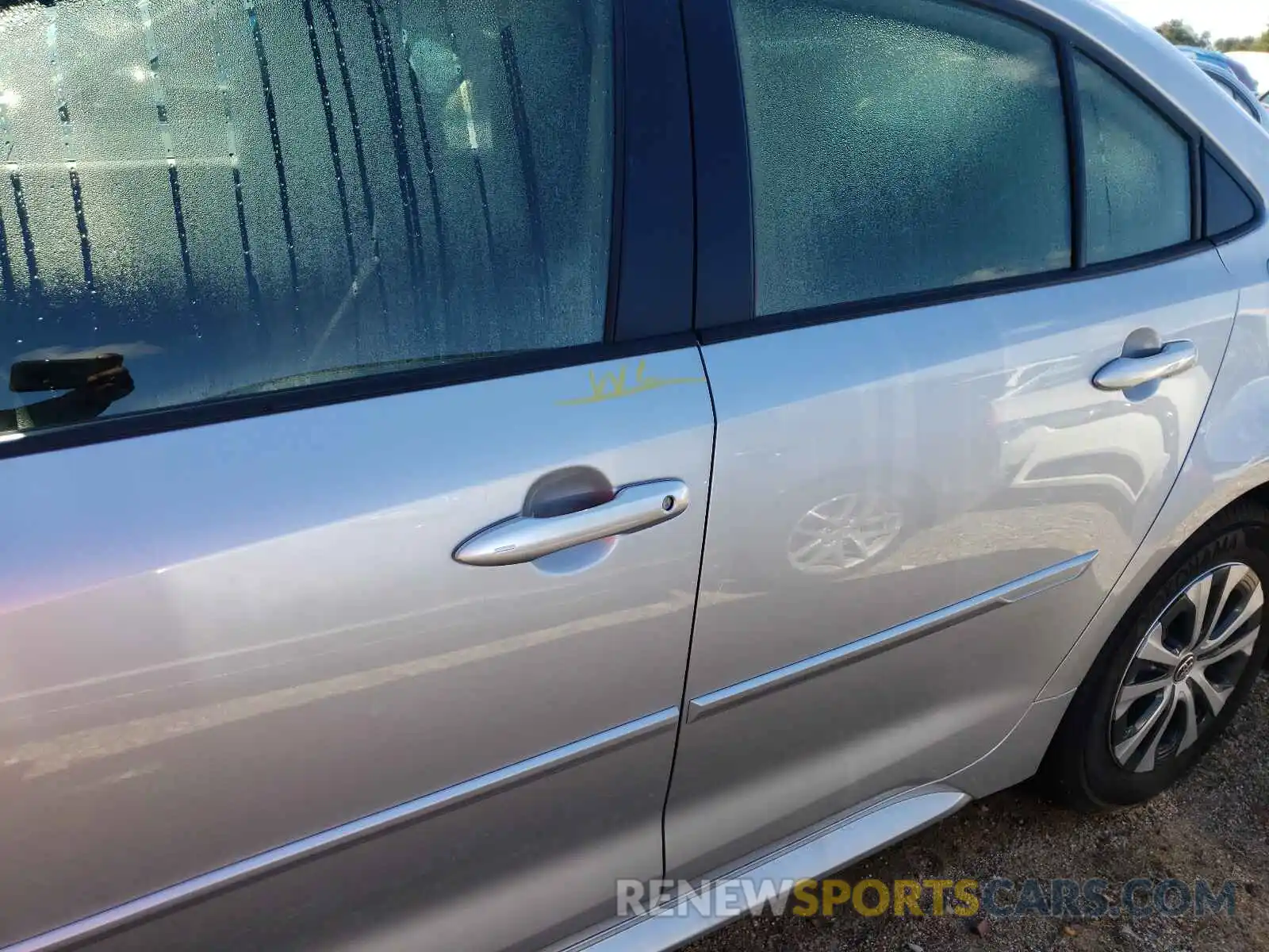 9 Photograph of a damaged car JTDEAMDE2NJ037763 TOYOTA COROLLA 2022