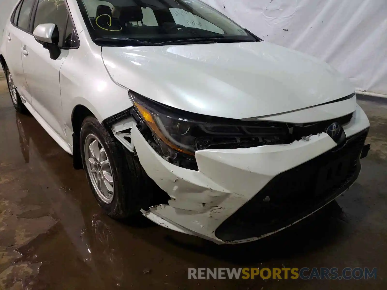 9 Photograph of a damaged car JTDEAMDE2NJ042073 TOYOTA COROLLA 2022