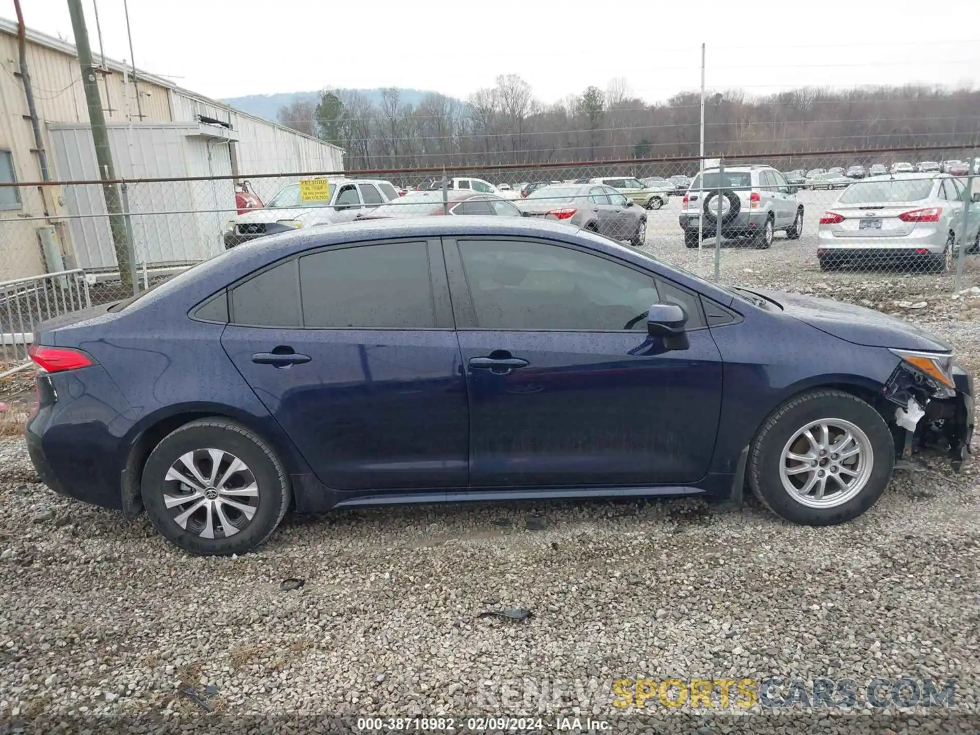 13 Photograph of a damaged car JTDEAMDE2NJ050402 TOYOTA COROLLA 2022