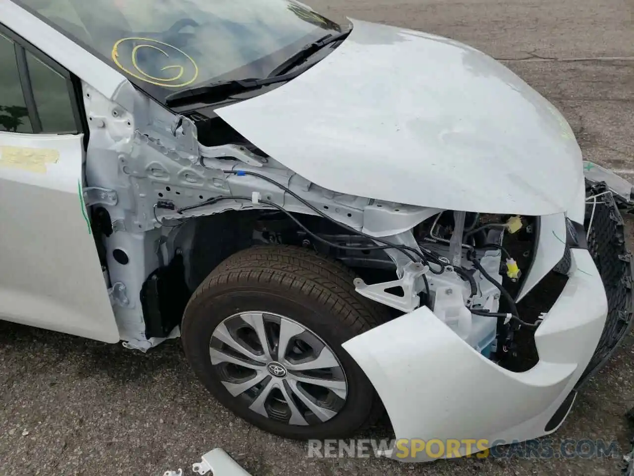 9 Photograph of a damaged car JTDEAMDE3N3003223 TOYOTA COROLLA 2022