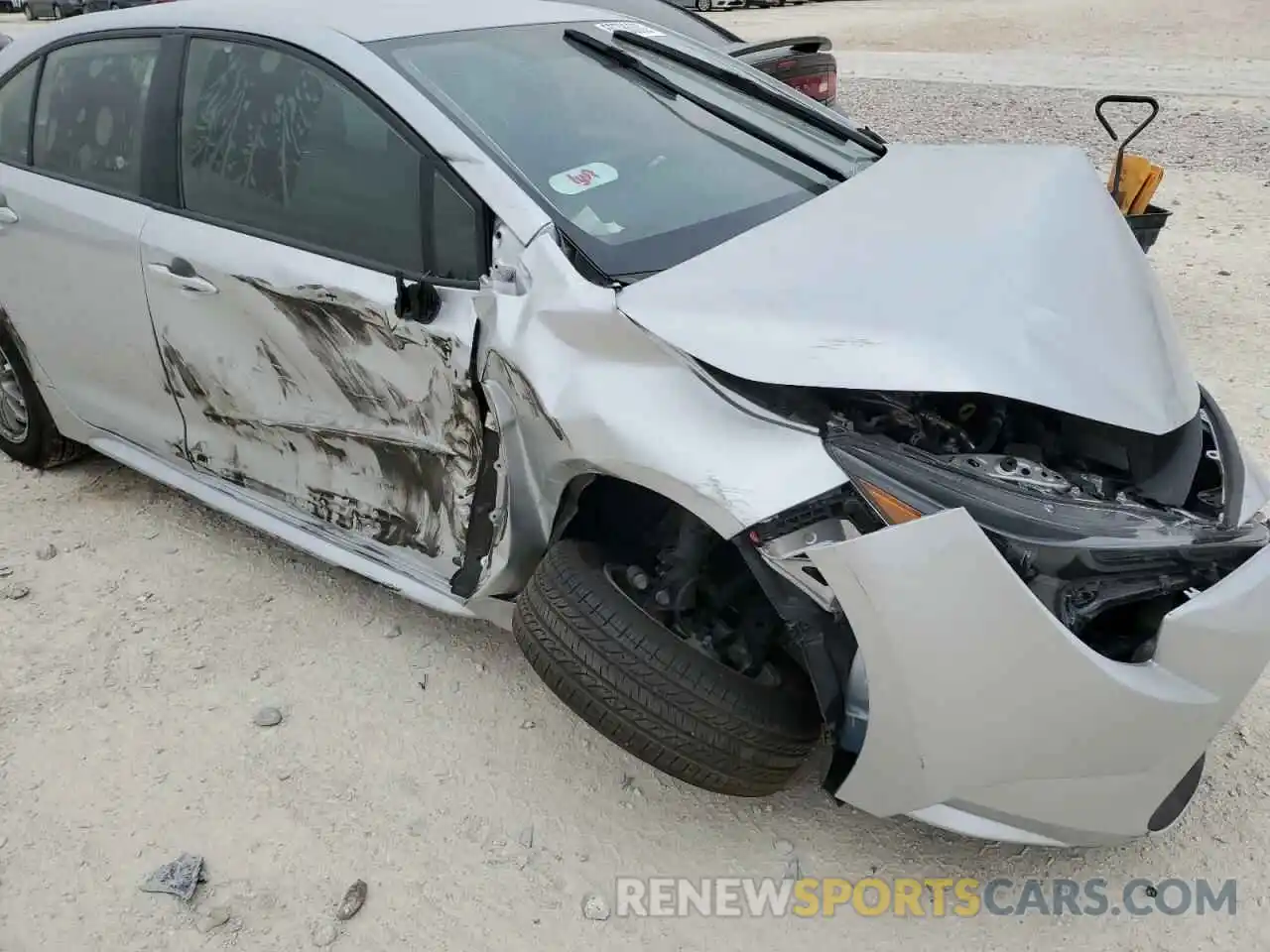 9 Photograph of a damaged car JTDEAMDE3N3004209 TOYOTA COROLLA 2022