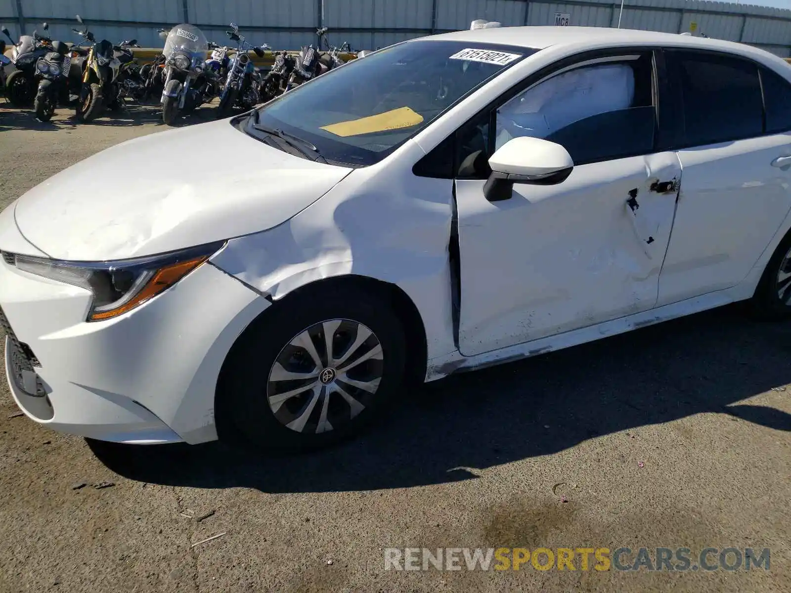 9 Photograph of a damaged car JTDEAMDE3NJ039540 TOYOTA COROLLA 2022