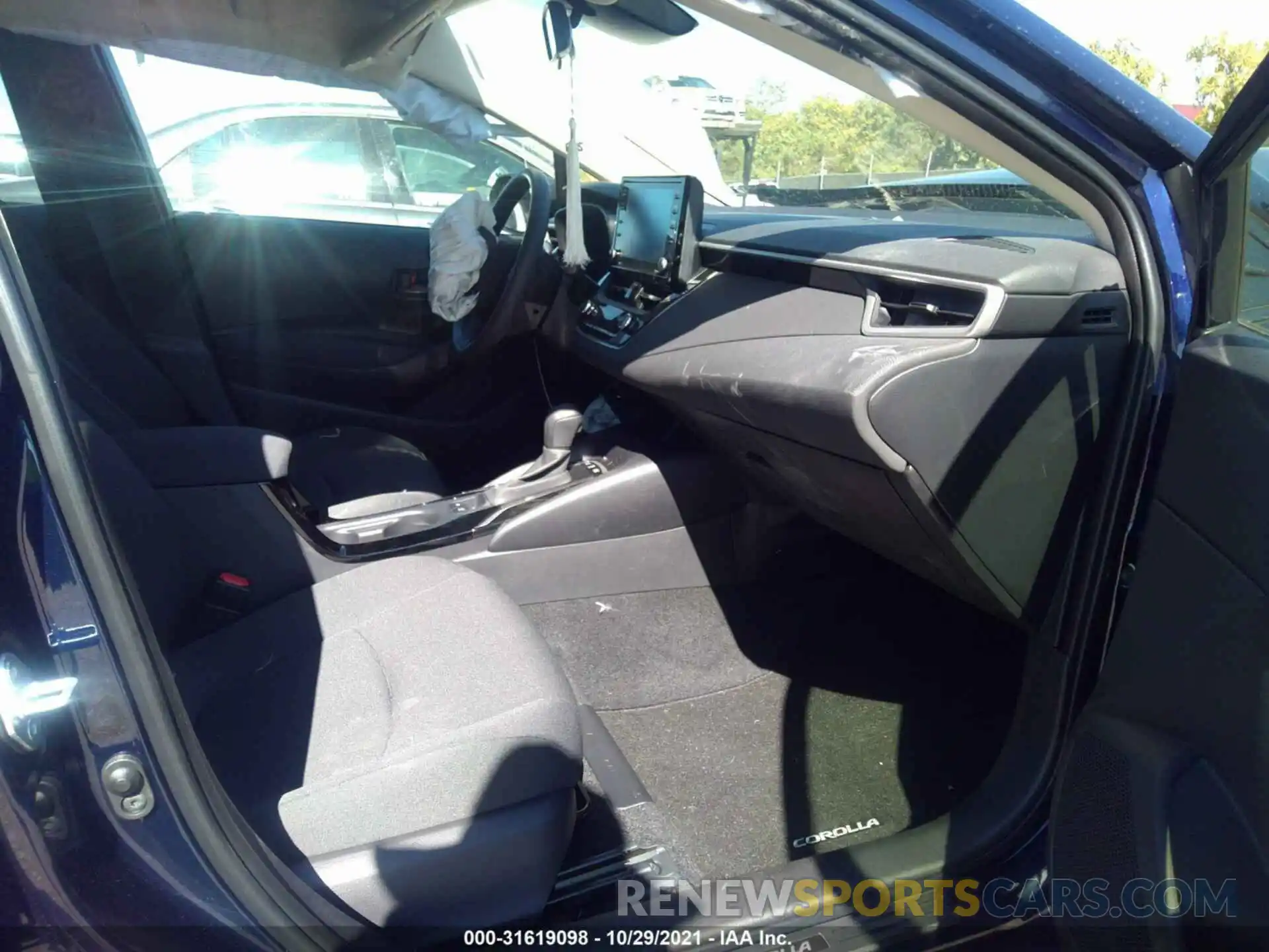 5 Photograph of a damaged car JTDEAMDE3NJ042440 TOYOTA COROLLA 2022