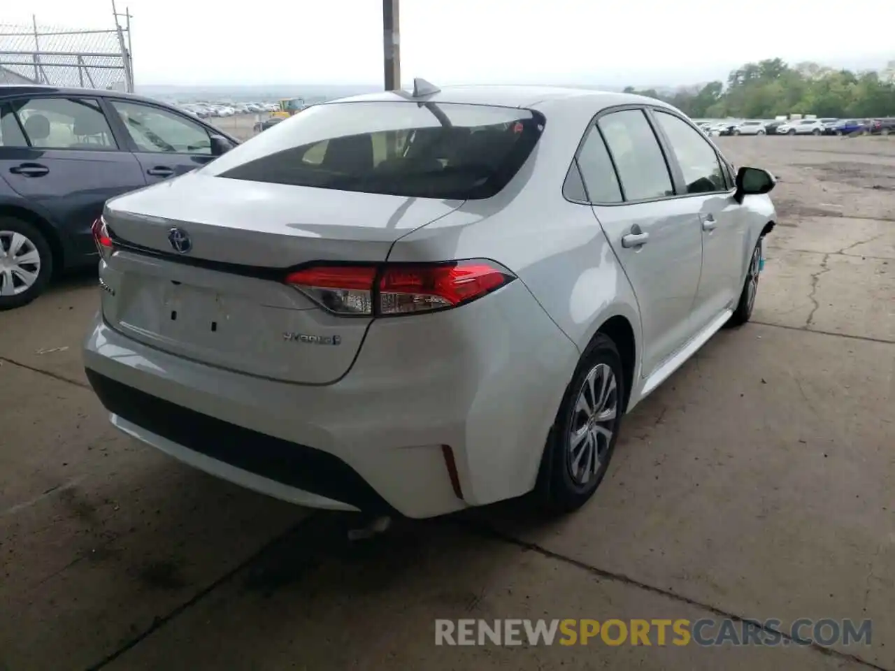 4 Photograph of a damaged car JTDEAMDE4N3001383 TOYOTA COROLLA 2022