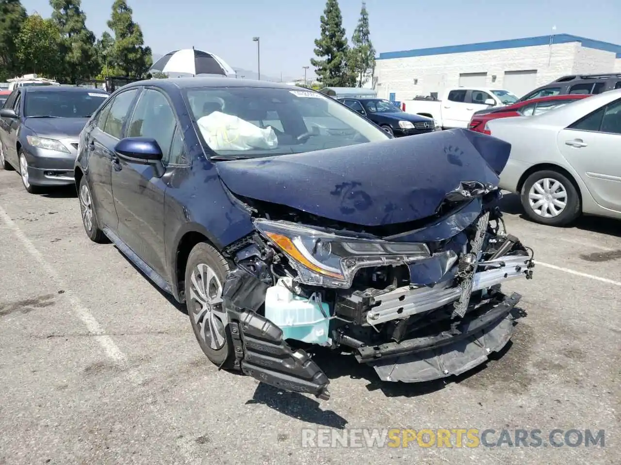 1 Photograph of a damaged car JTDEAMDE4NJ040678 TOYOTA COROLLA 2022