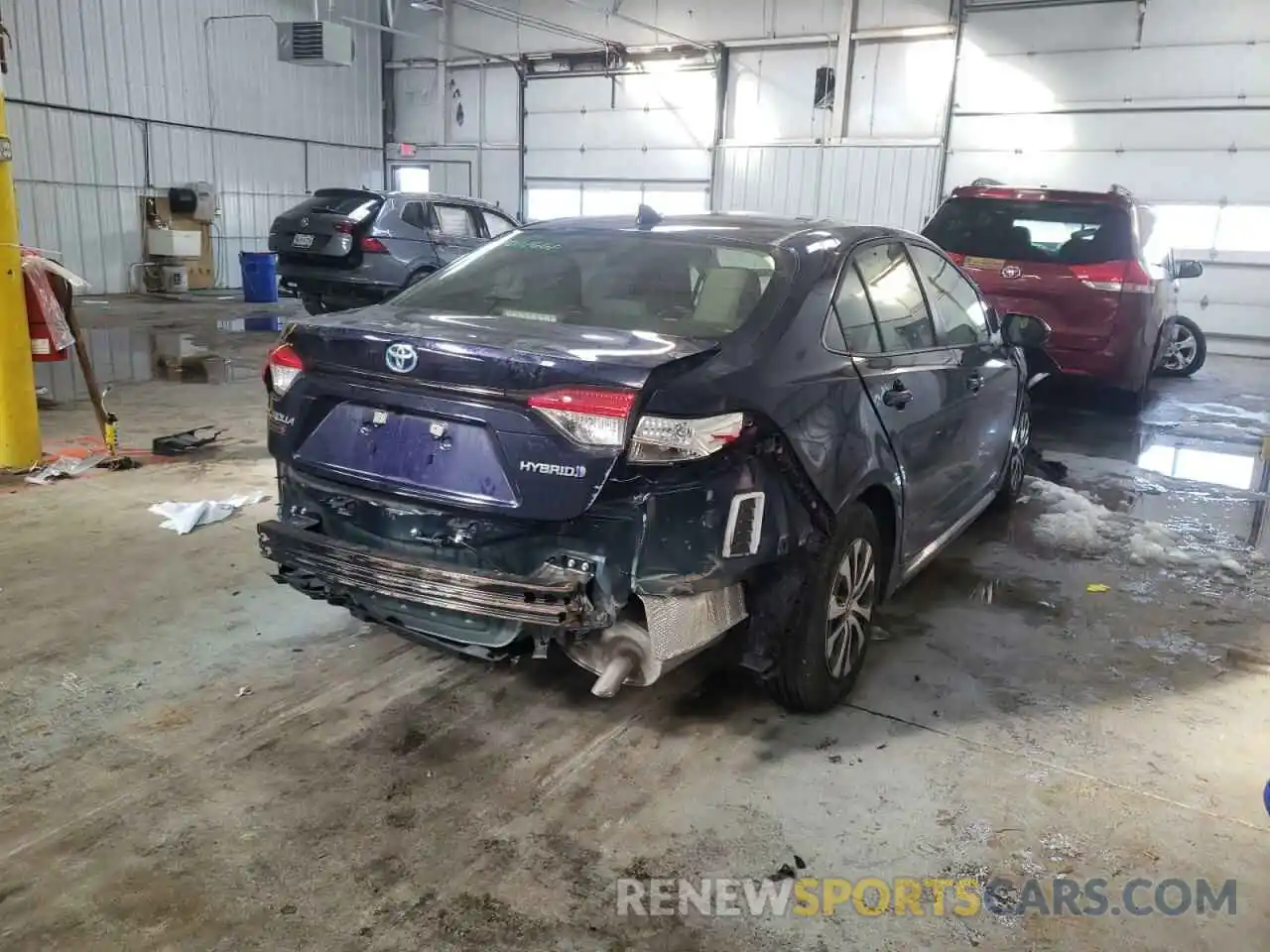 4 Photograph of a damaged car JTDEAMDE4NJ040695 TOYOTA COROLLA 2022