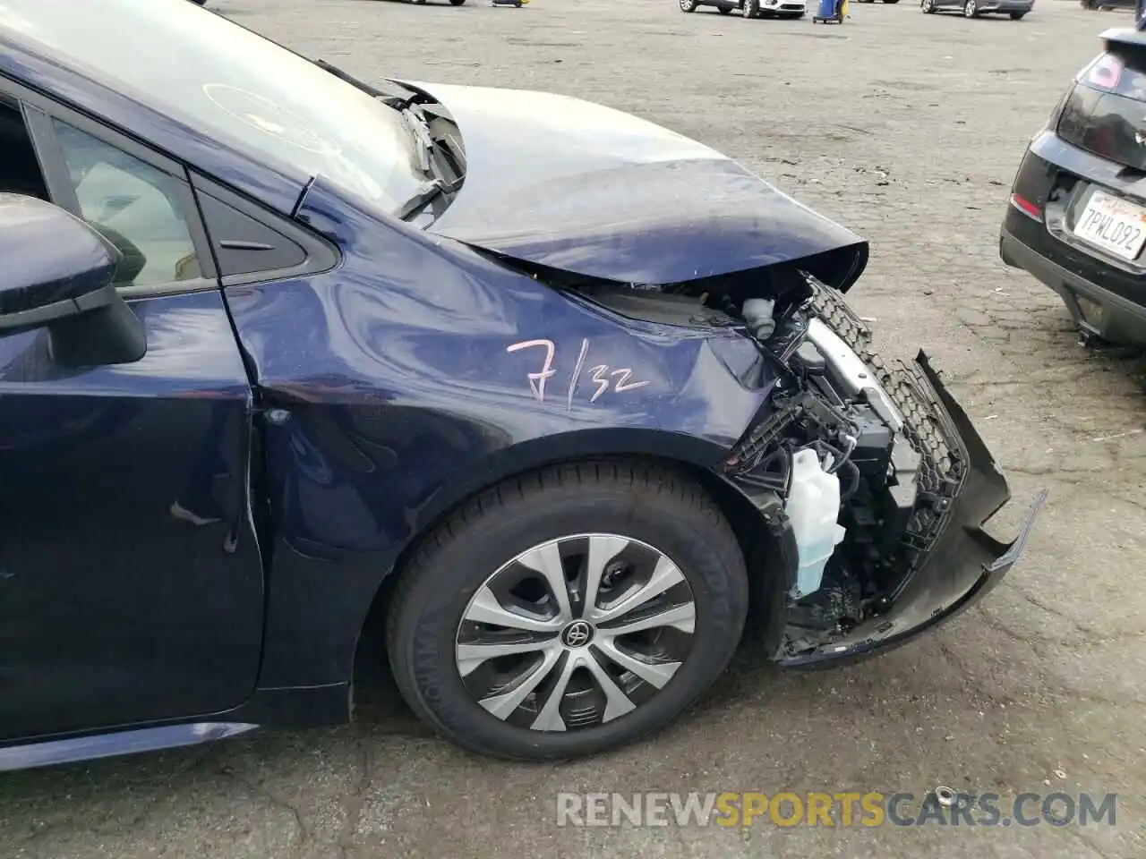 9 Photograph of a damaged car JTDEAMDE4NJ044567 TOYOTA COROLLA 2022