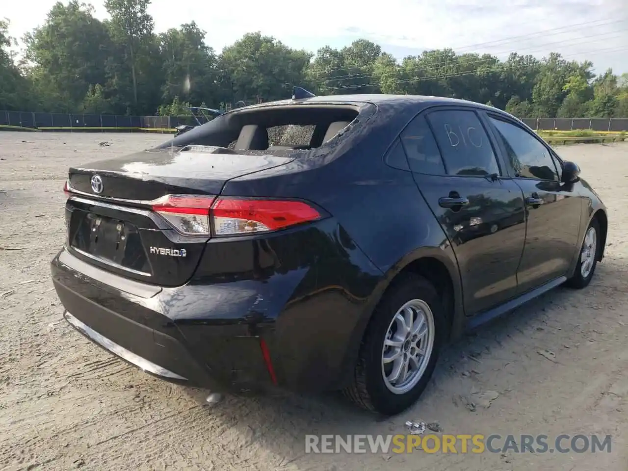 4 Photograph of a damaged car JTDEAMDE4NJ047985 TOYOTA COROLLA 2022