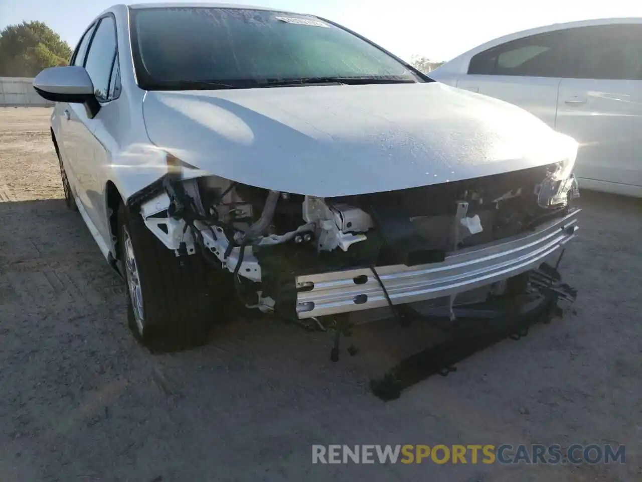 9 Photograph of a damaged car JTDEAMDE5N3005264 TOYOTA COROLLA 2022