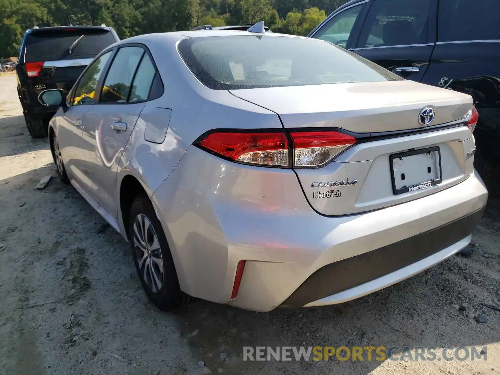 3 Photograph of a damaged car JTDEAMDE5NJ036610 TOYOTA COROLLA 2022