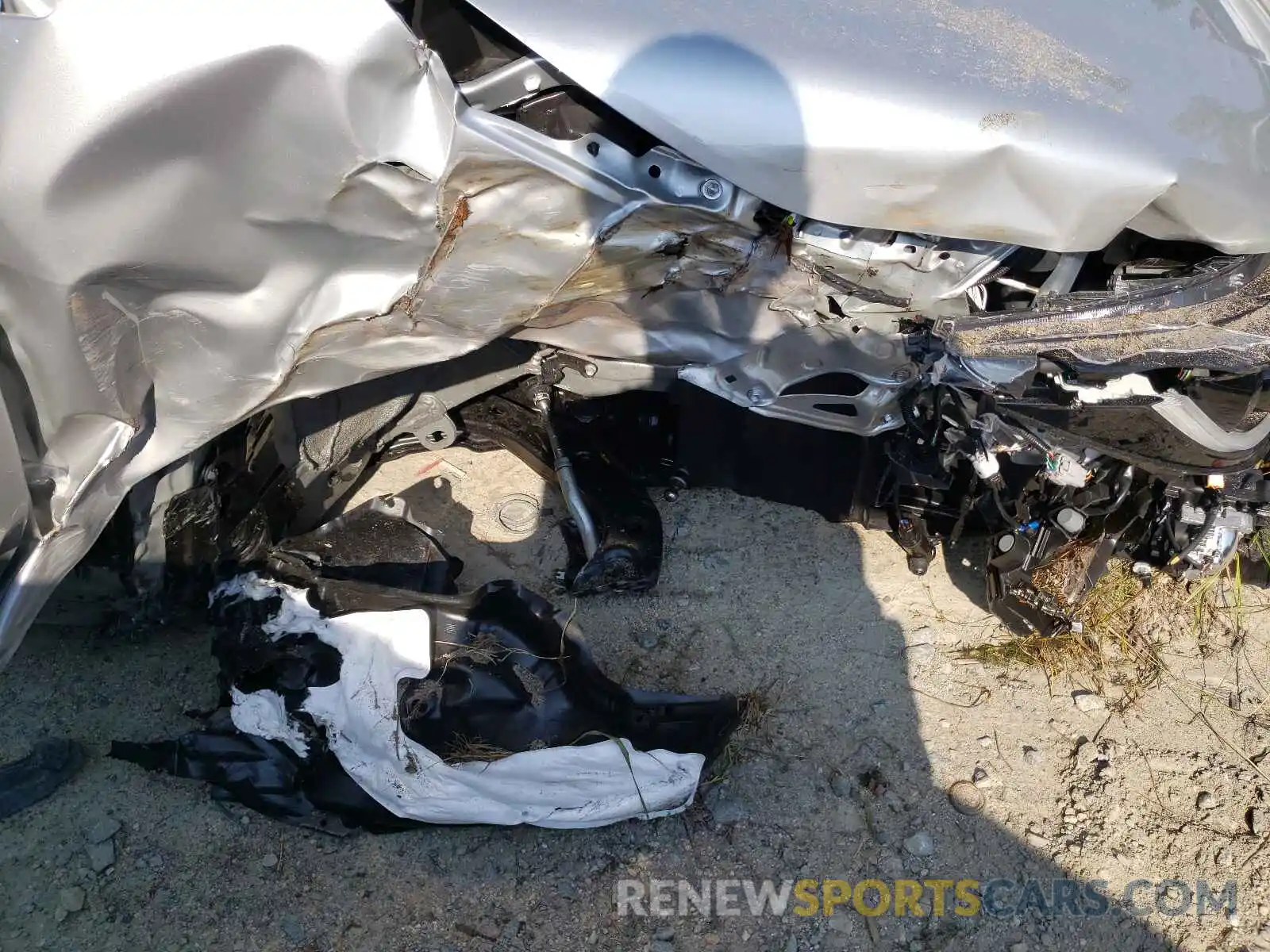 9 Photograph of a damaged car JTDEAMDE5NJ036610 TOYOTA COROLLA 2022