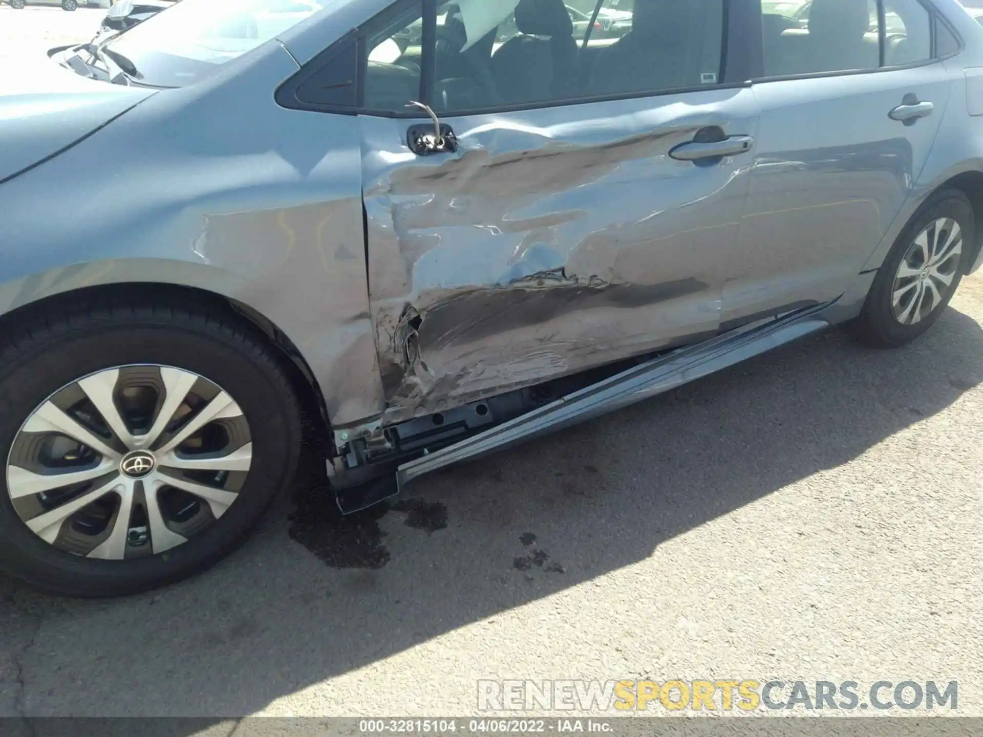 6 Photograph of a damaged car JTDEAMDE5NJ052595 TOYOTA COROLLA 2022