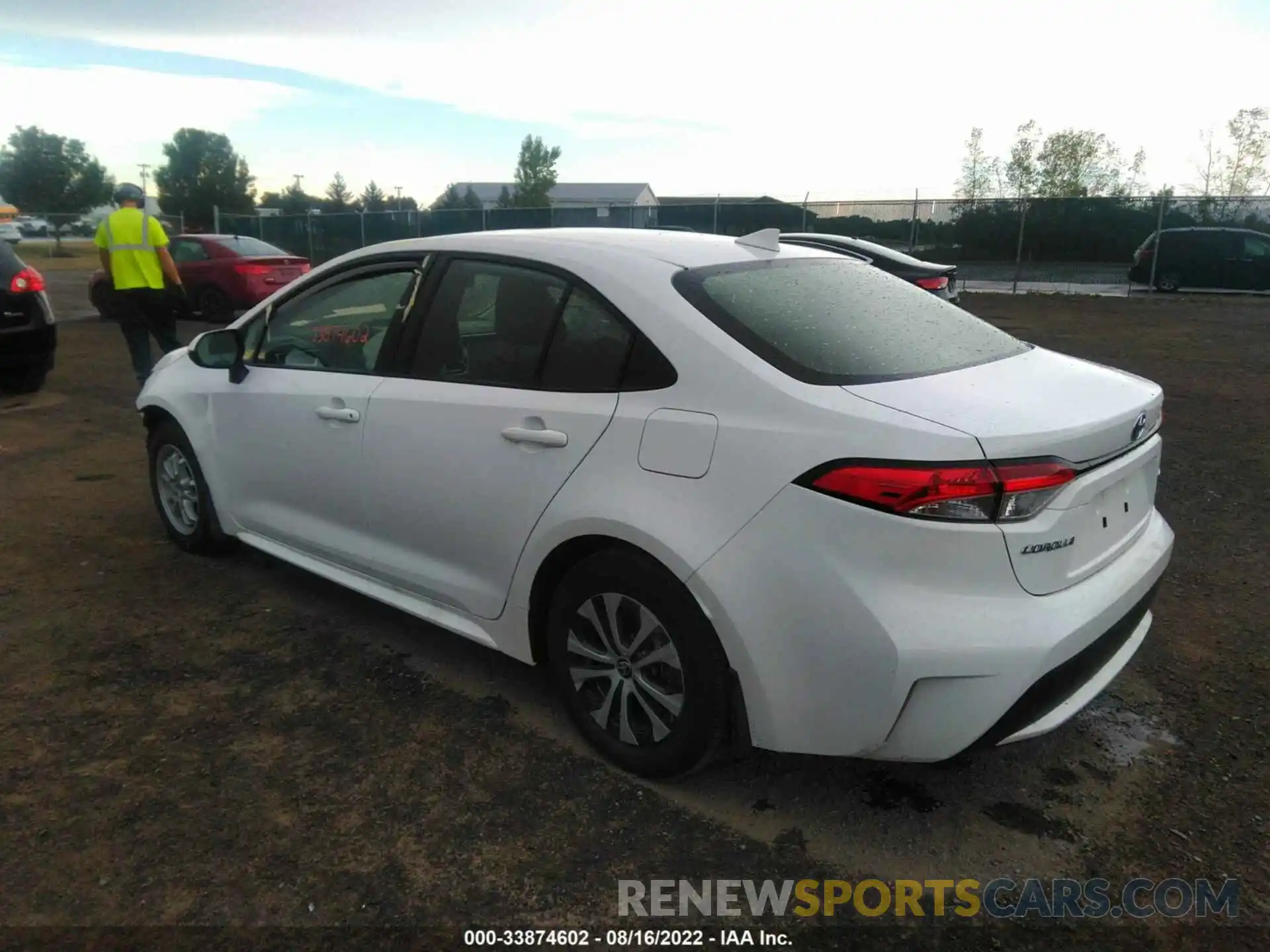 3 Photograph of a damaged car JTDEAMDE5NJ054606 TOYOTA COROLLA 2022