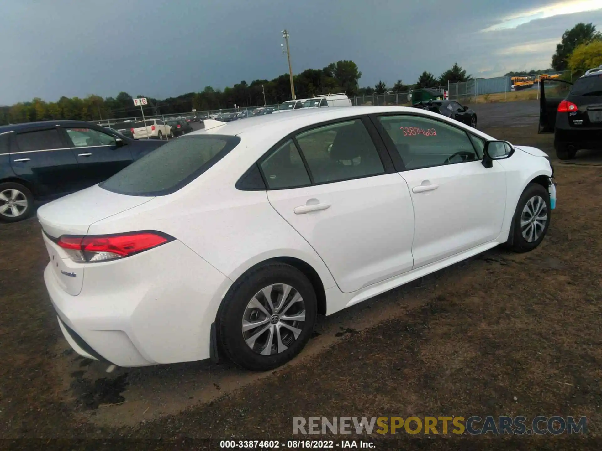 4 Photograph of a damaged car JTDEAMDE5NJ054606 TOYOTA COROLLA 2022