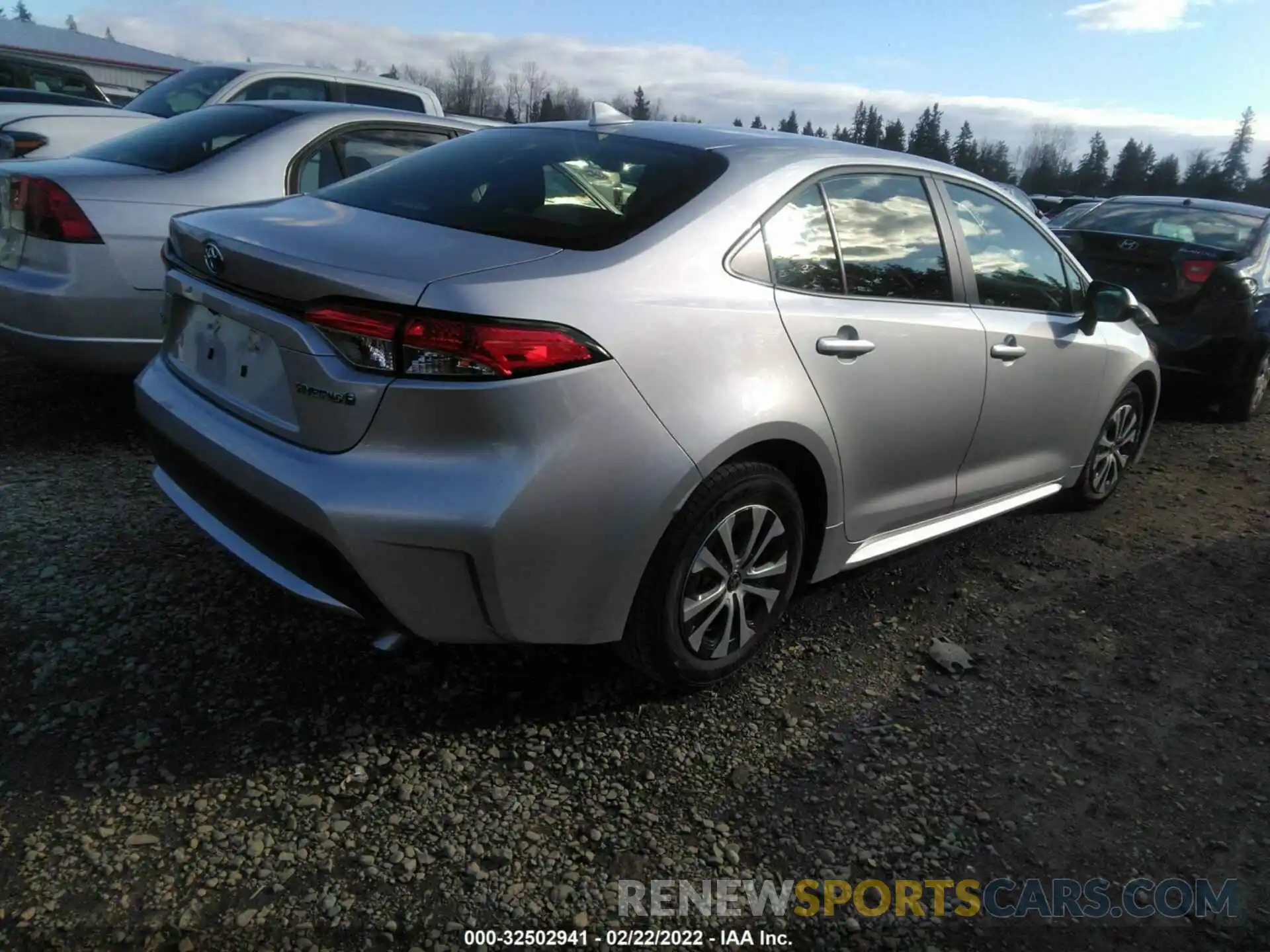 4 Photograph of a damaged car JTDEAMDE6N3001305 TOYOTA COROLLA 2022