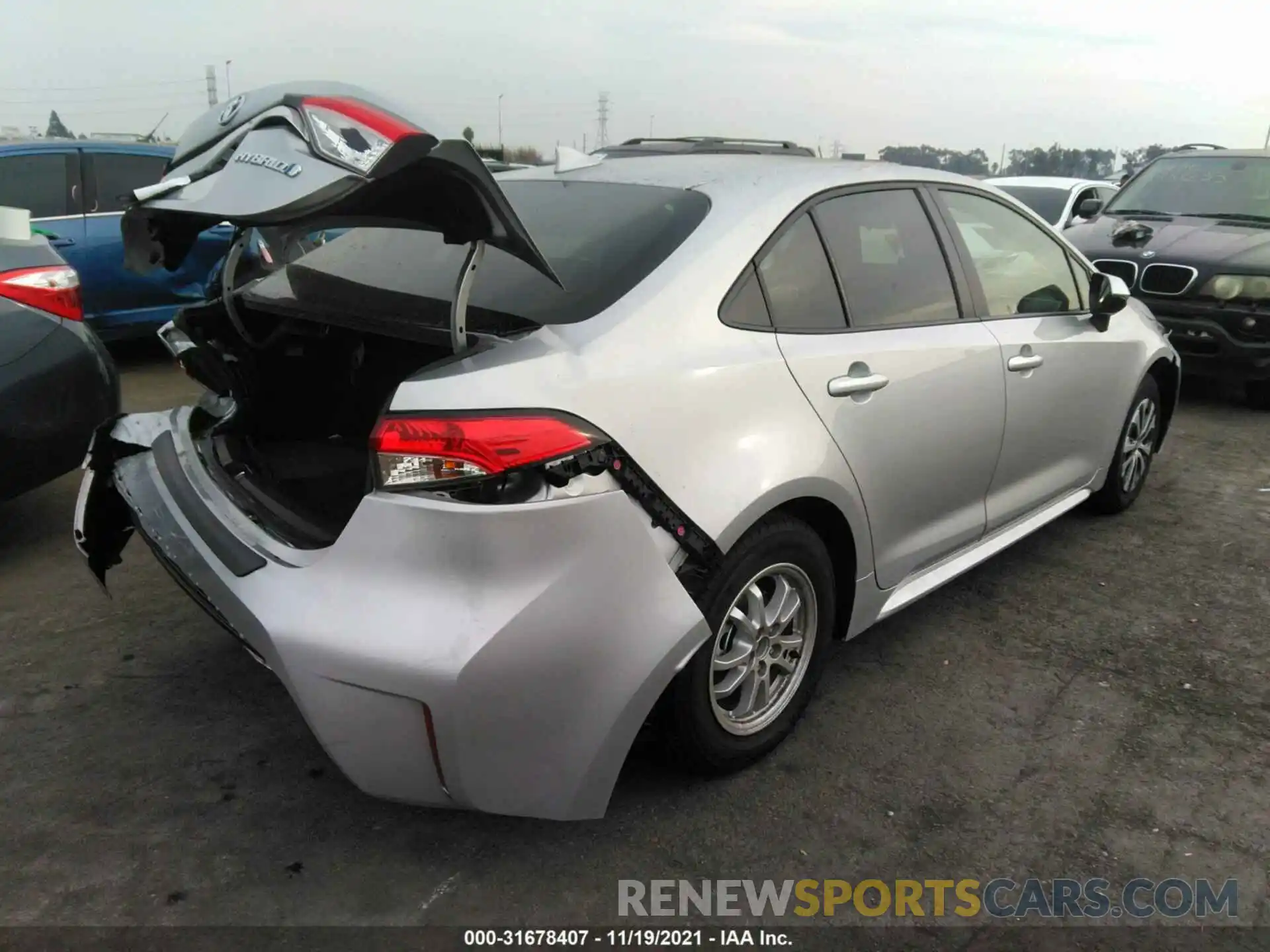 4 Photograph of a damaged car JTDEAMDE6NJ036969 TOYOTA COROLLA 2022