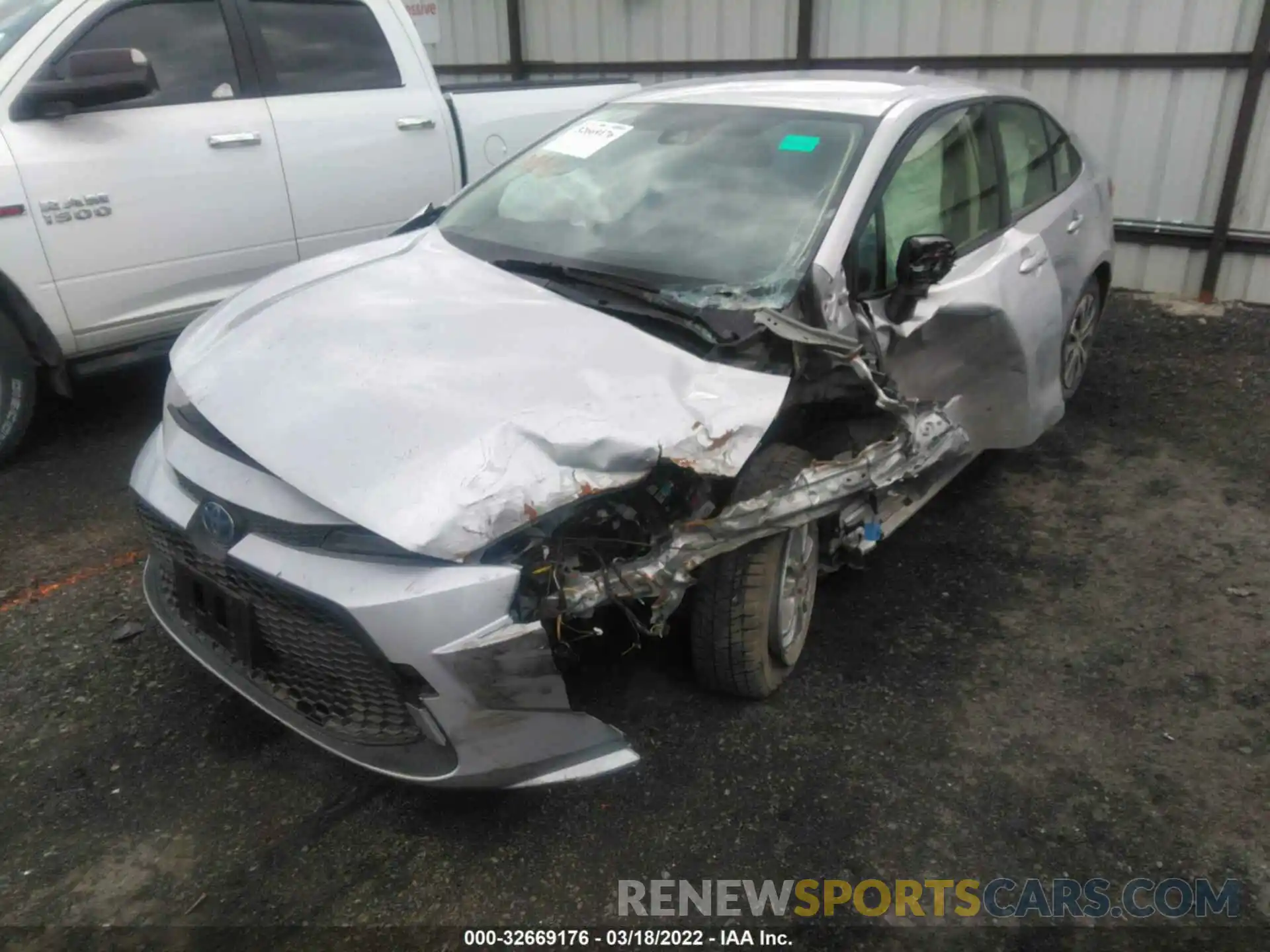 2 Photograph of a damaged car JTDEAMDE6NJ041105 TOYOTA COROLLA 2022