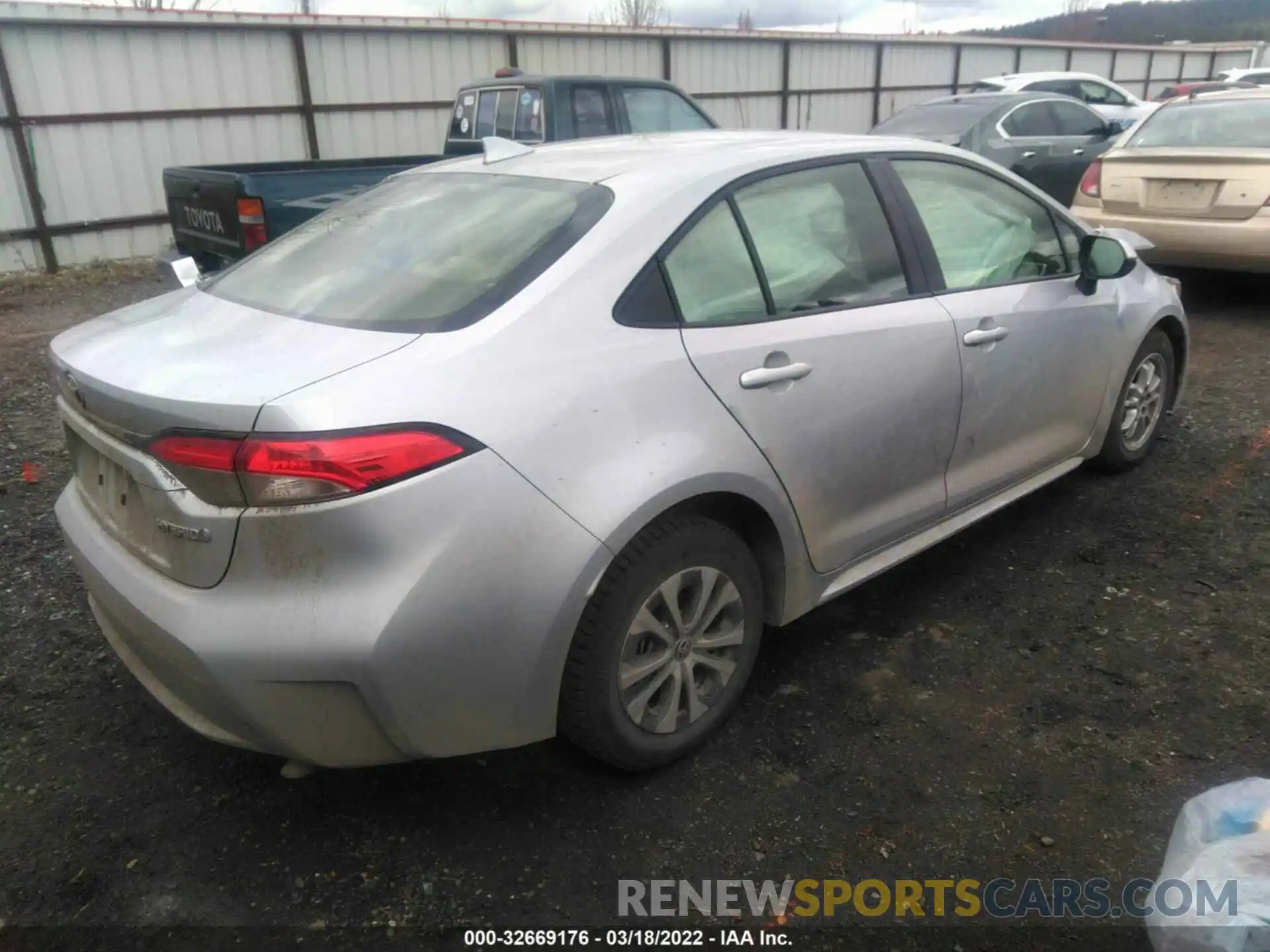 4 Photograph of a damaged car JTDEAMDE6NJ041105 TOYOTA COROLLA 2022