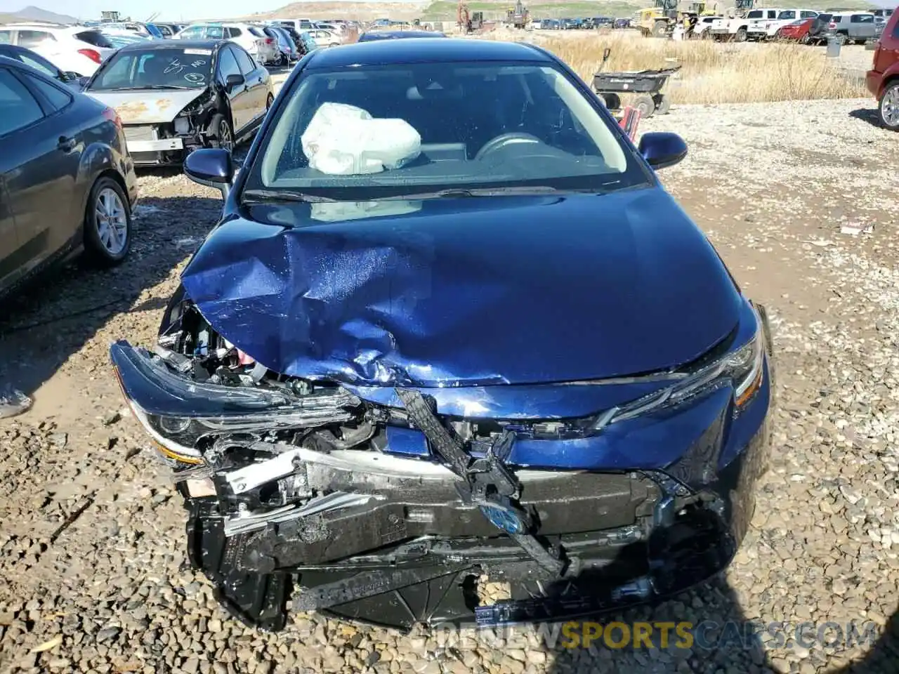 5 Photograph of a damaged car JTDEAMDE6NJ041444 TOYOTA COROLLA 2022