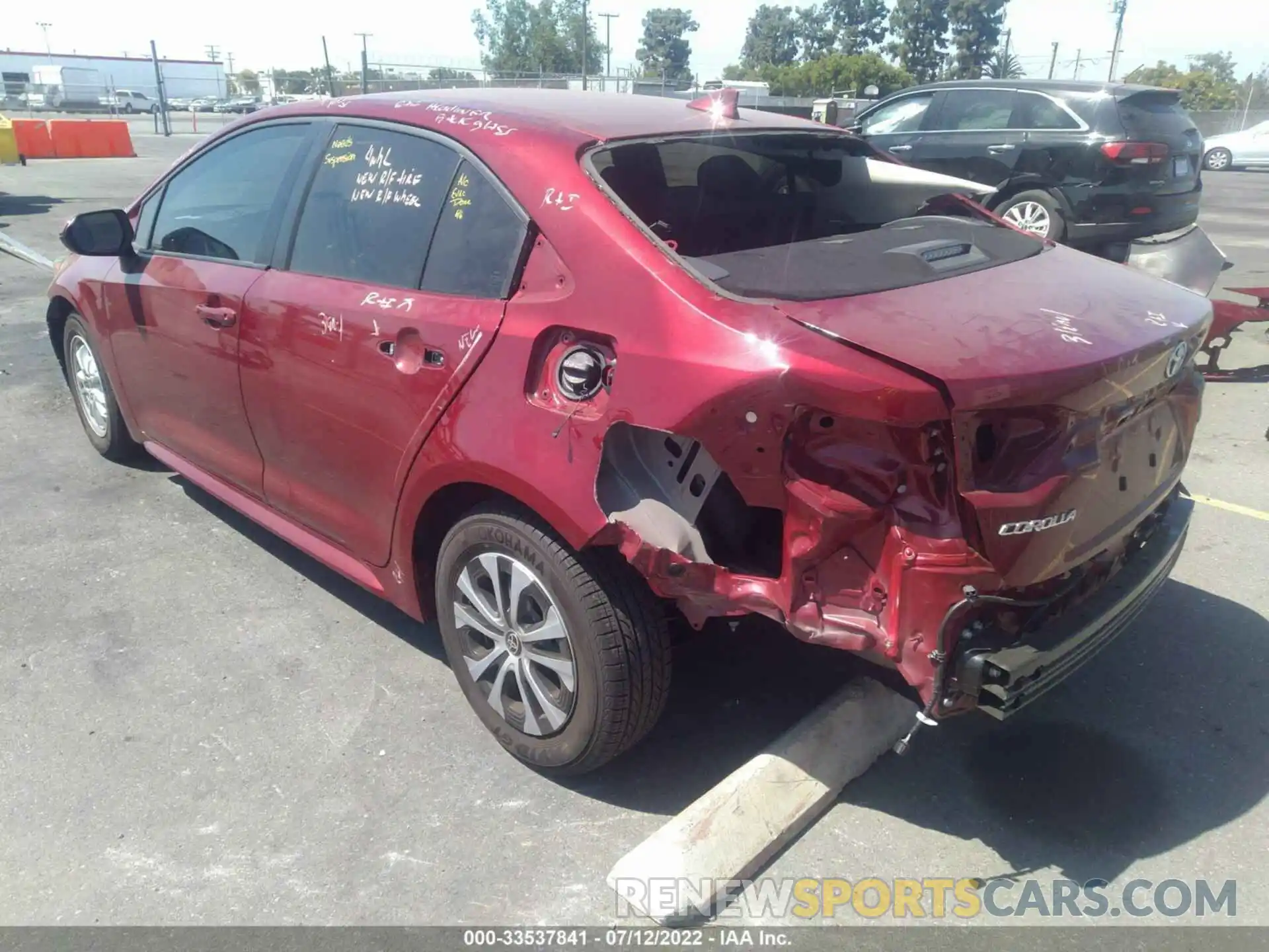 3 Photograph of a damaged car JTDEAMDE6NJ052640 TOYOTA COROLLA 2022