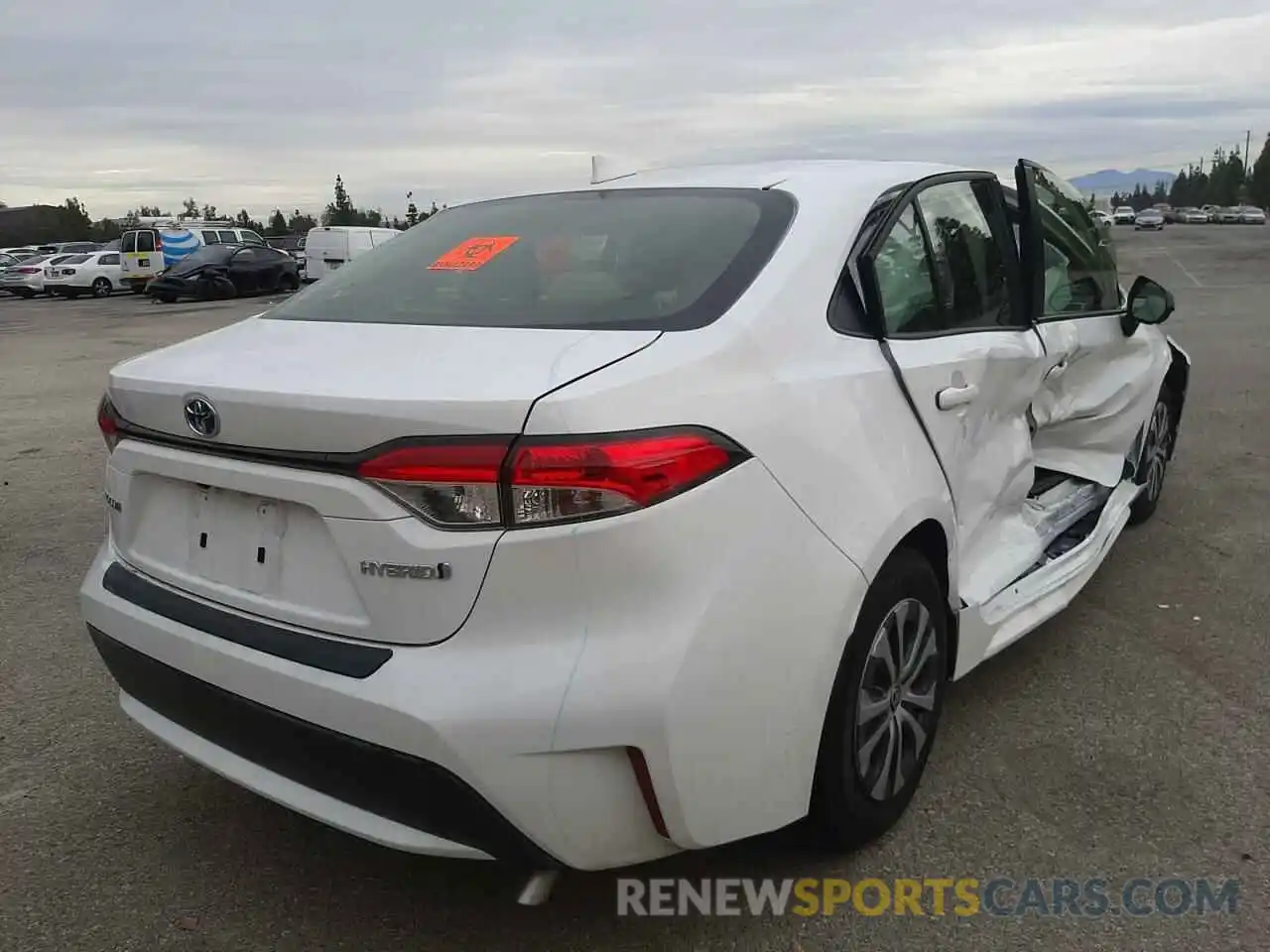 4 Photograph of a damaged car JTDEAMDE7NJ035720 TOYOTA COROLLA 2022