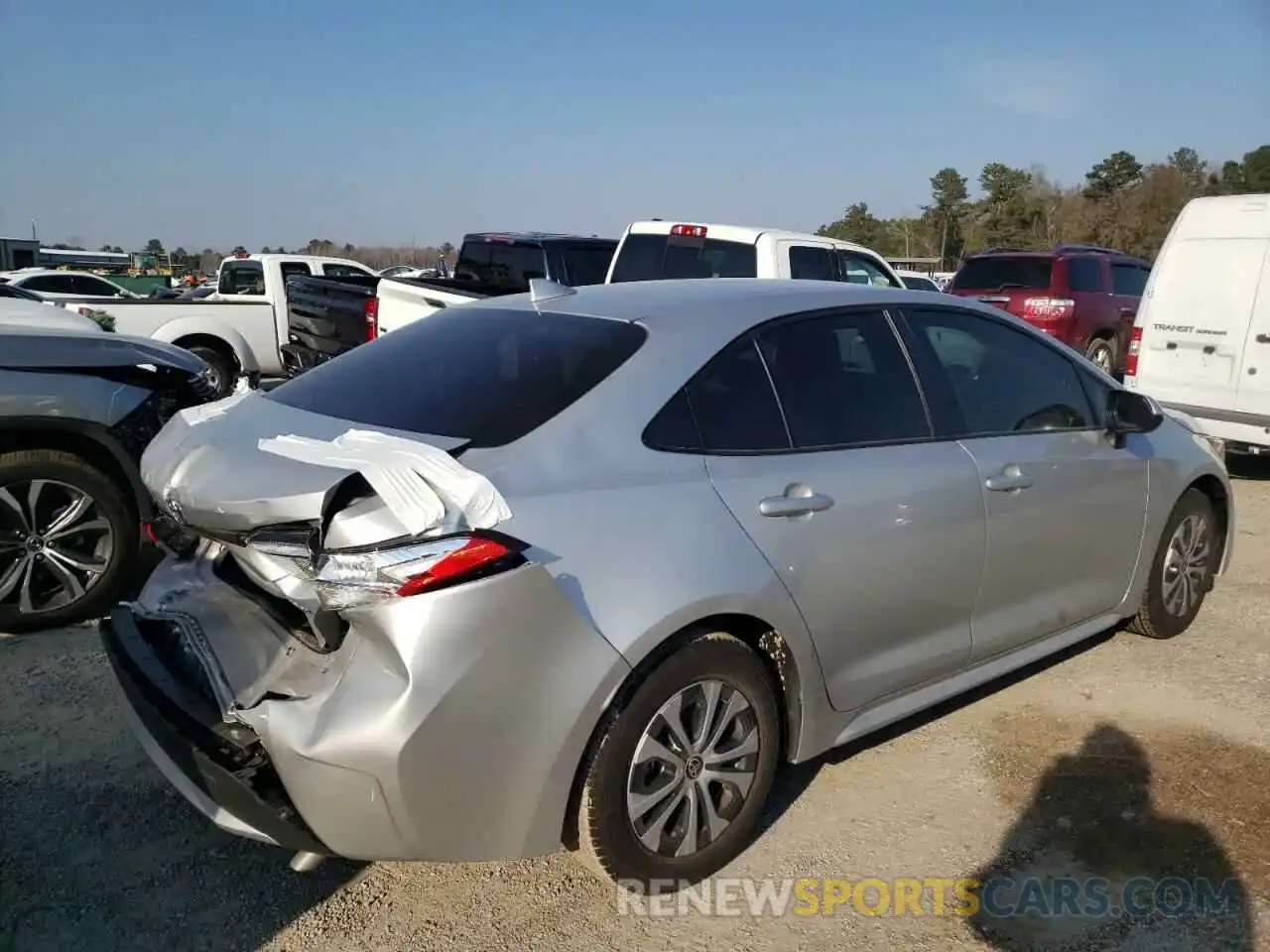 4 Photograph of a damaged car JTDEAMDE7NJ036933 TOYOTA COROLLA 2022