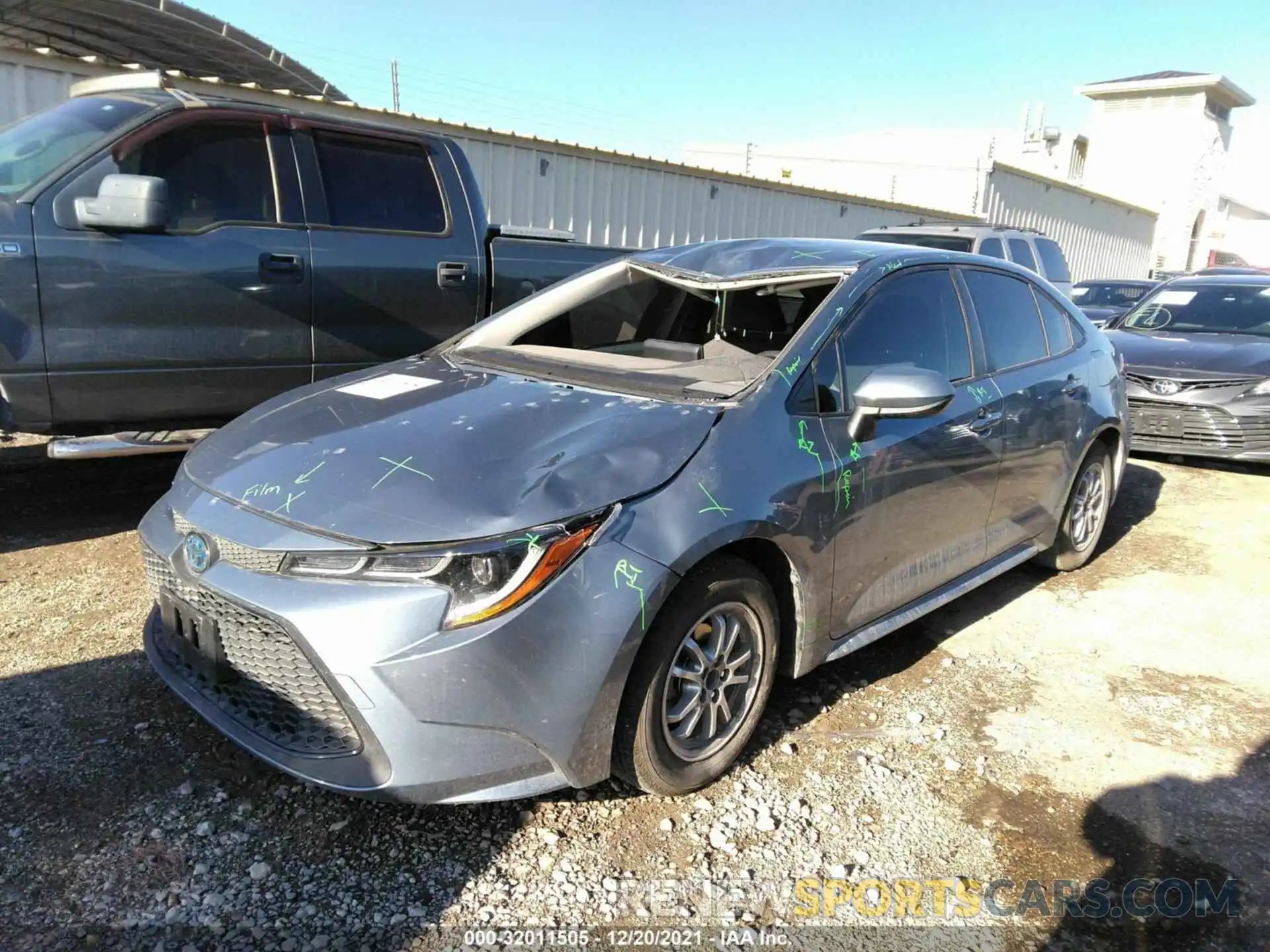 2 Photograph of a damaged car JTDEAMDE7NJ037581 TOYOTA COROLLA 2022