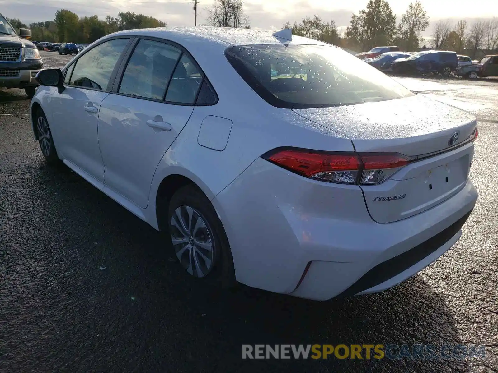 3 Photograph of a damaged car JTDEAMDE7NJ037645 TOYOTA COROLLA 2022