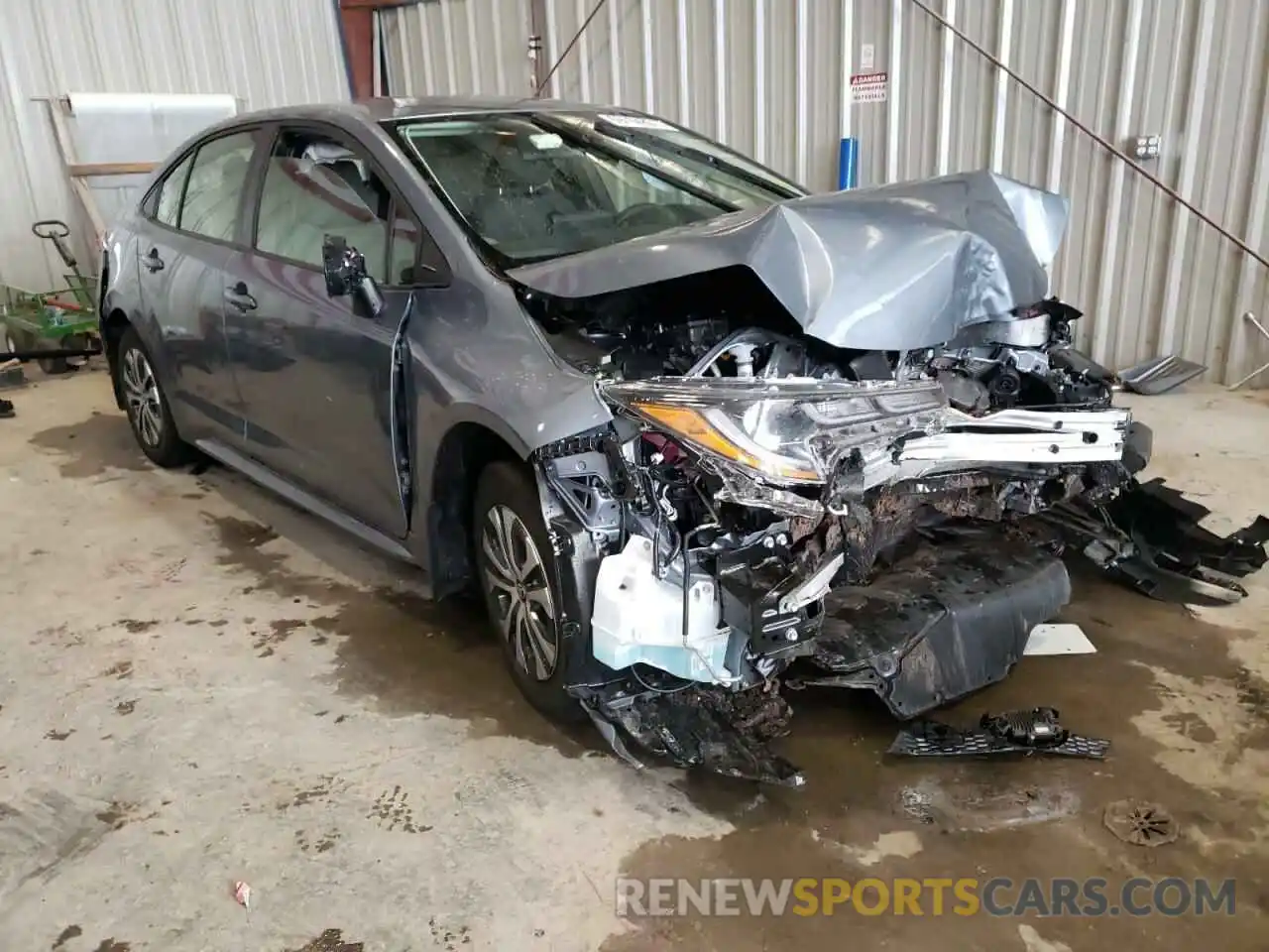 1 Photograph of a damaged car JTDEAMDE7NJ037967 TOYOTA COROLLA 2022