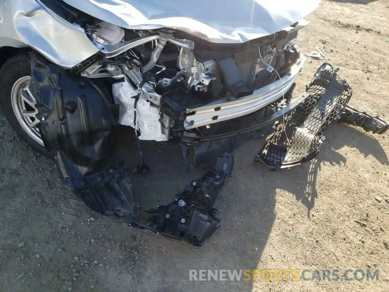 9 Photograph of a damaged car JTDEAMDE7NJ039461 TOYOTA COROLLA 2022