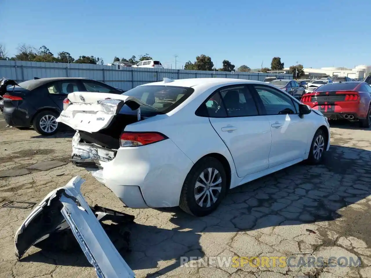 3 Photograph of a damaged car JTDEAMDE7NJ040321 TOYOTA COROLLA 2022