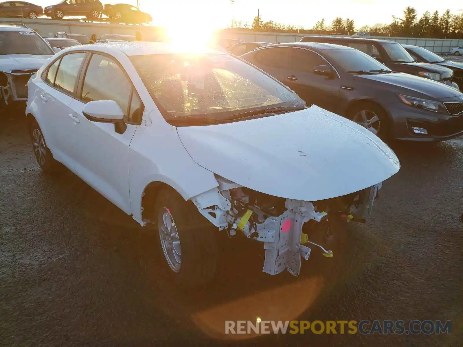 1 Photograph of a damaged car JTDEAMDE7NJ040934 TOYOTA COROLLA 2022