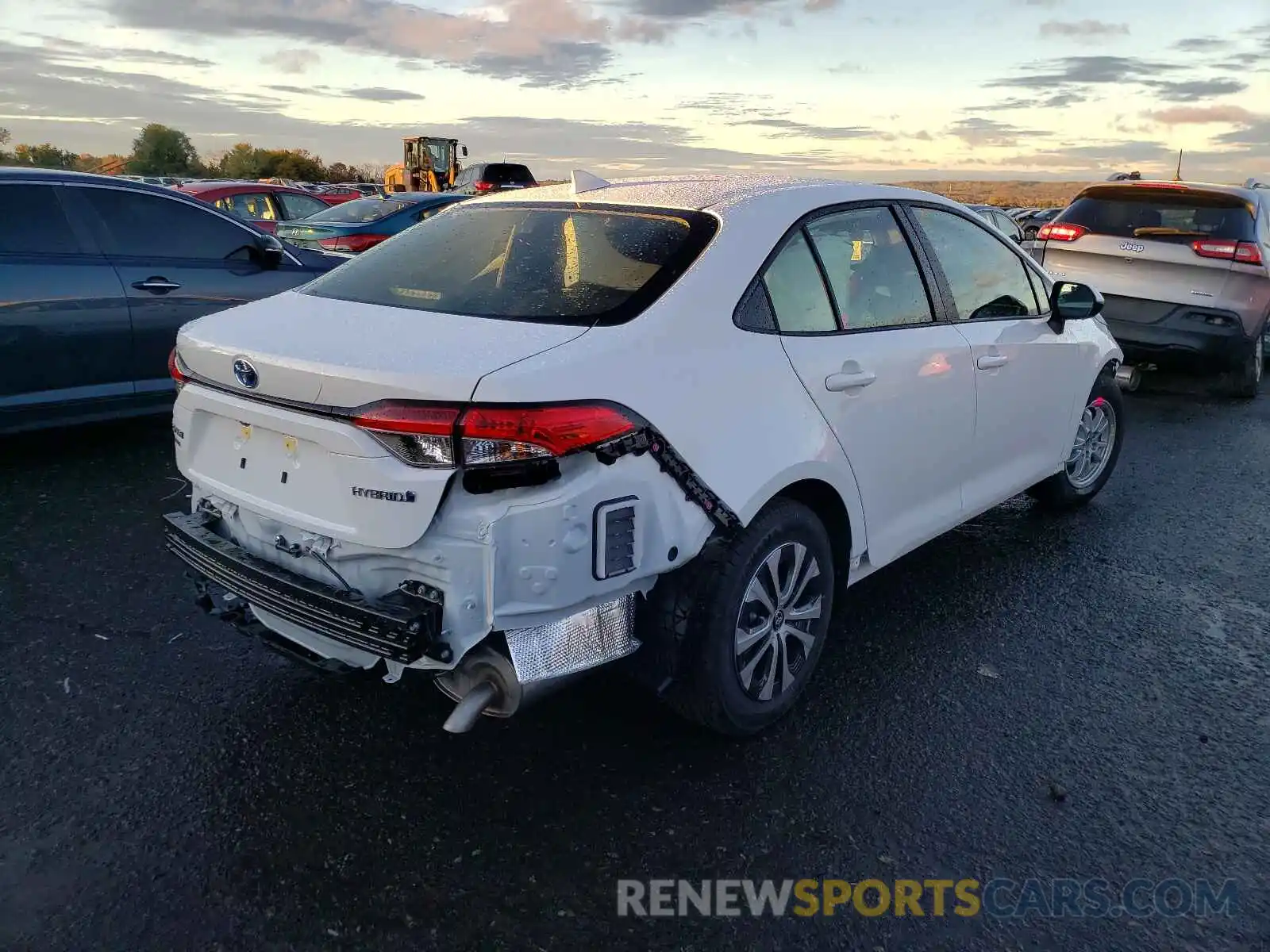 4 Photograph of a damaged car JTDEAMDE7NJ040934 TOYOTA COROLLA 2022